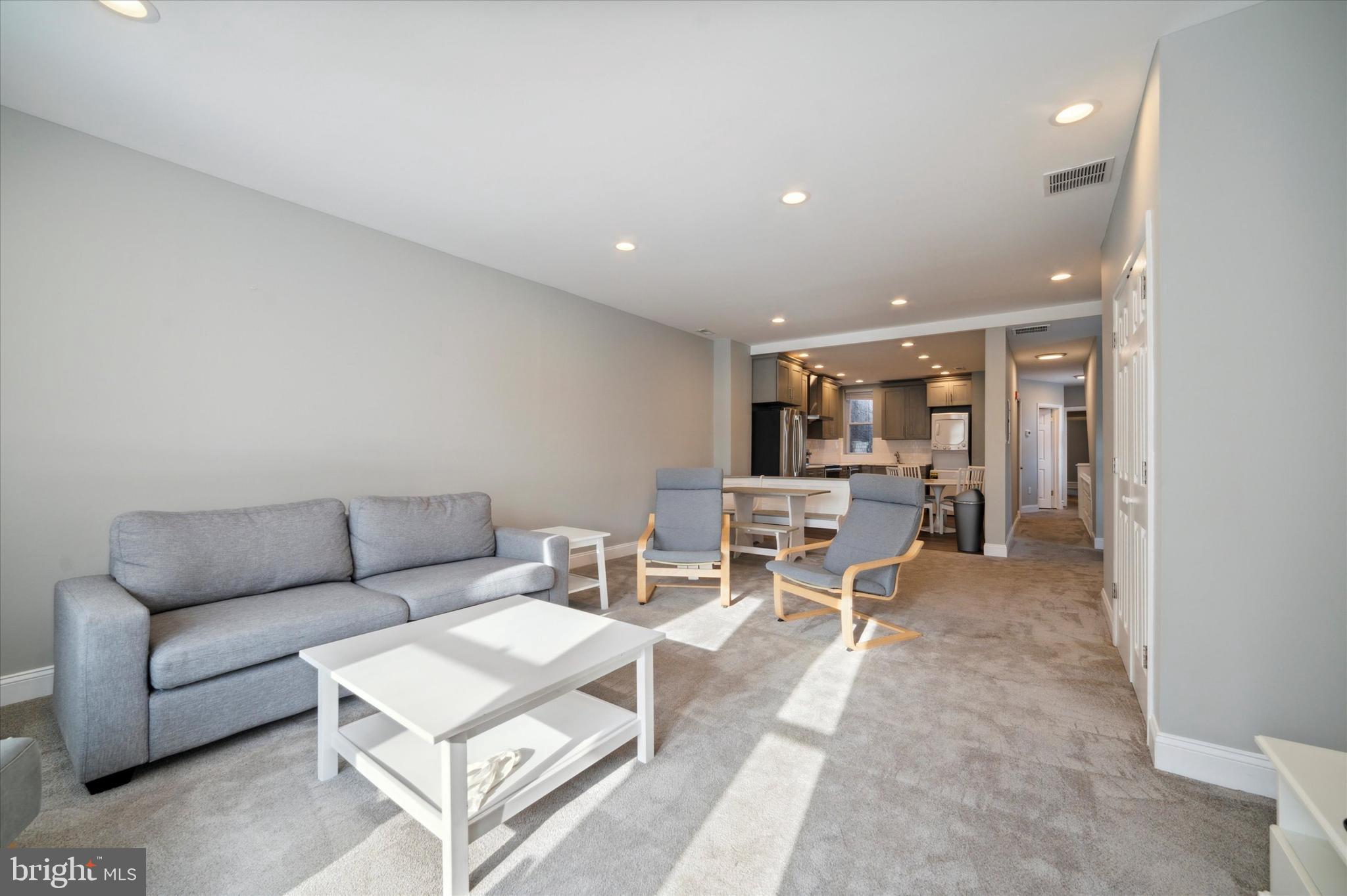 SOCIETY HILL - Residential Lease