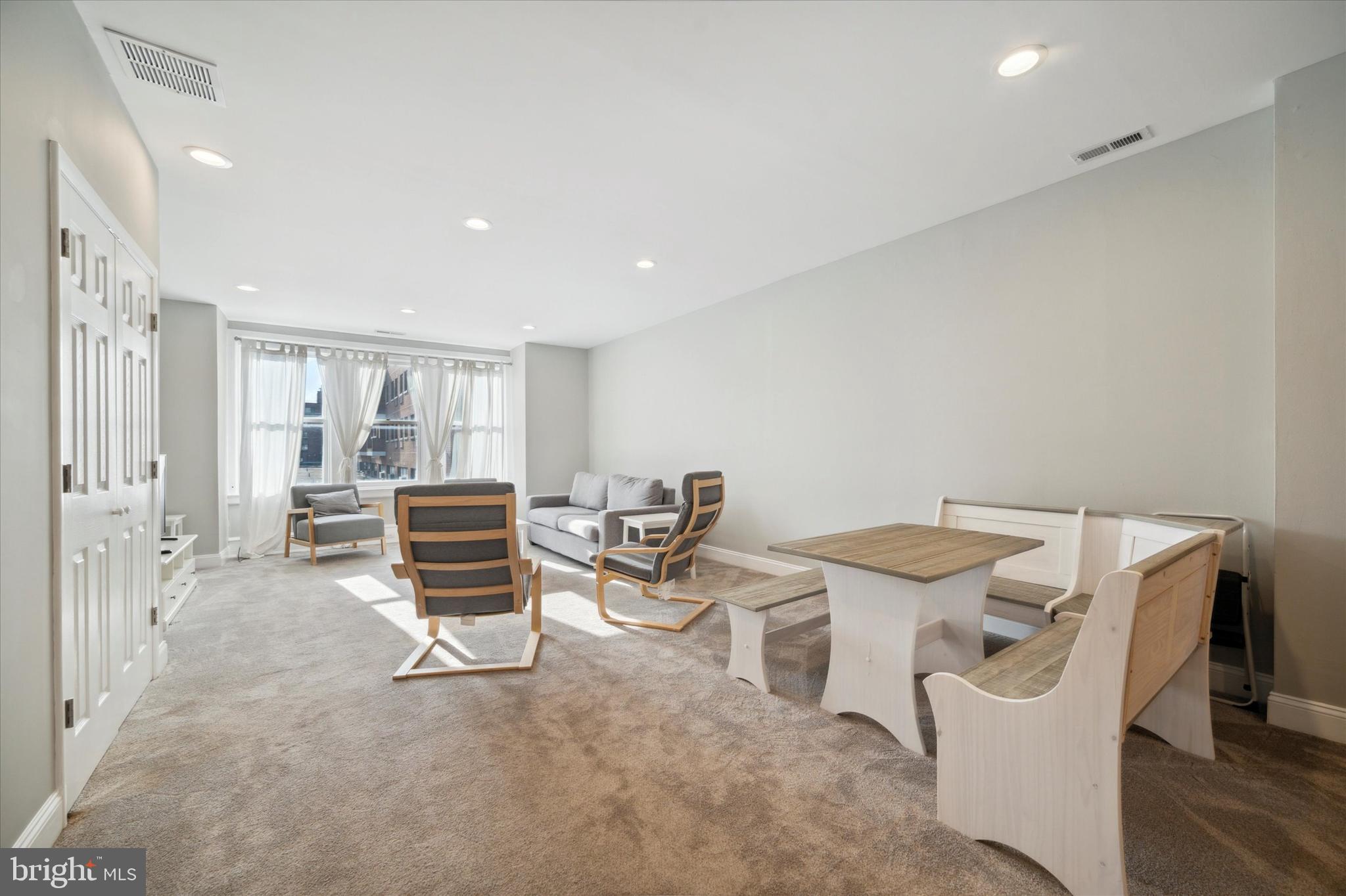 SOCIETY HILL - Residential Lease