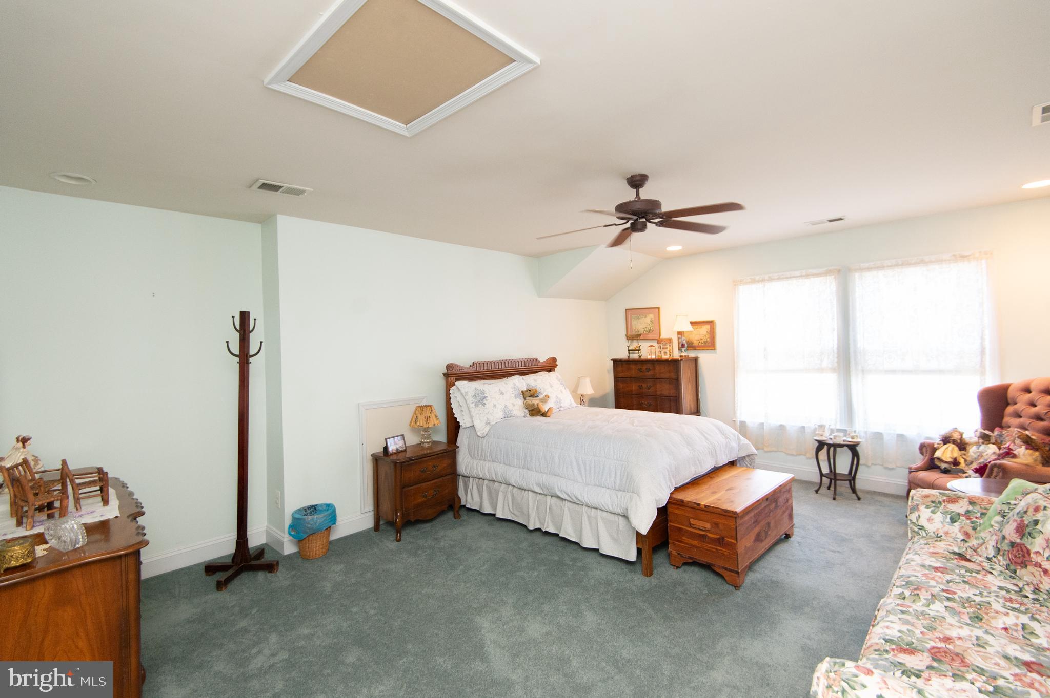 LONGBOAT ESTATES - Residential