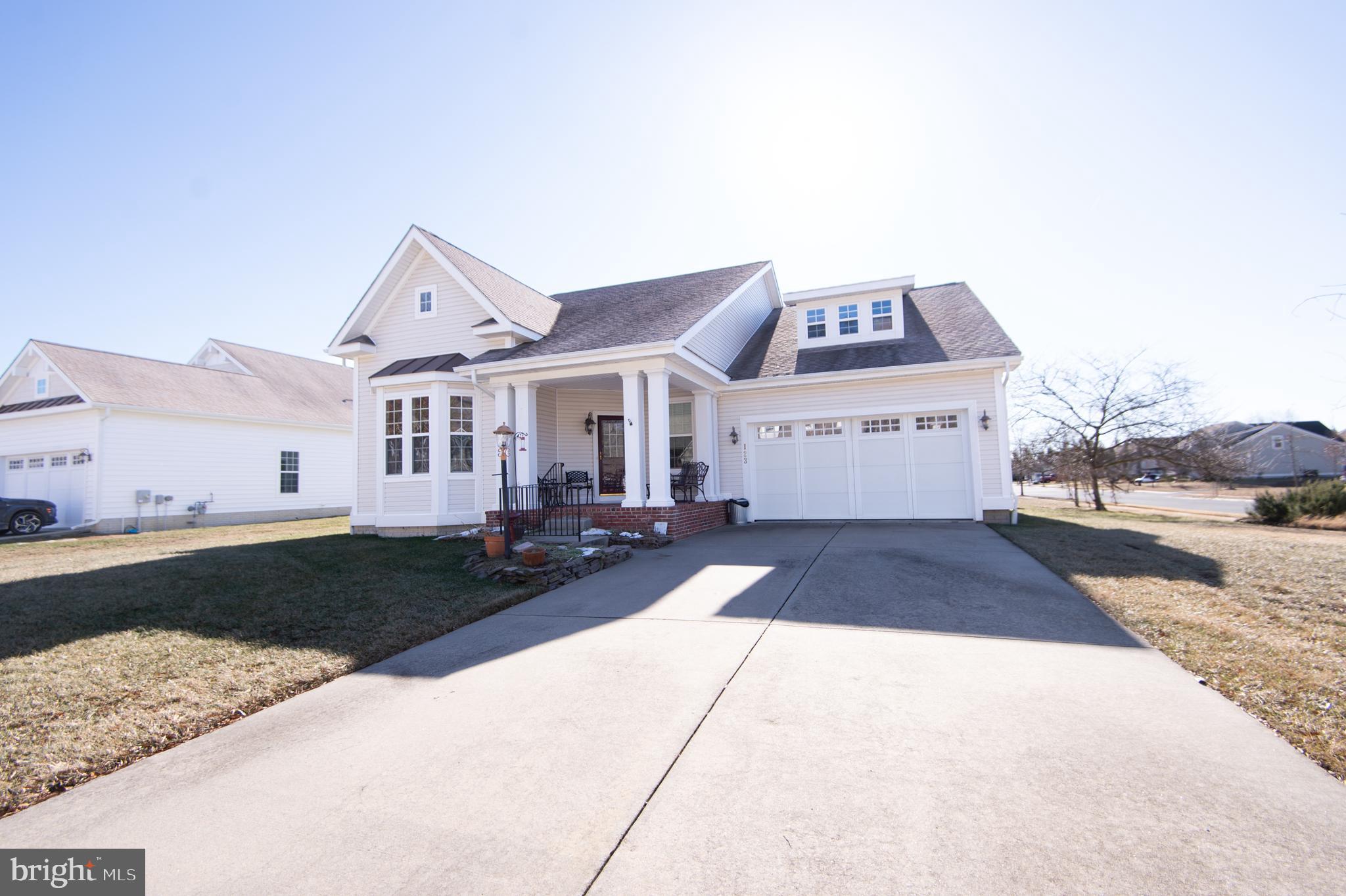 LONGBOAT ESTATES - Residential