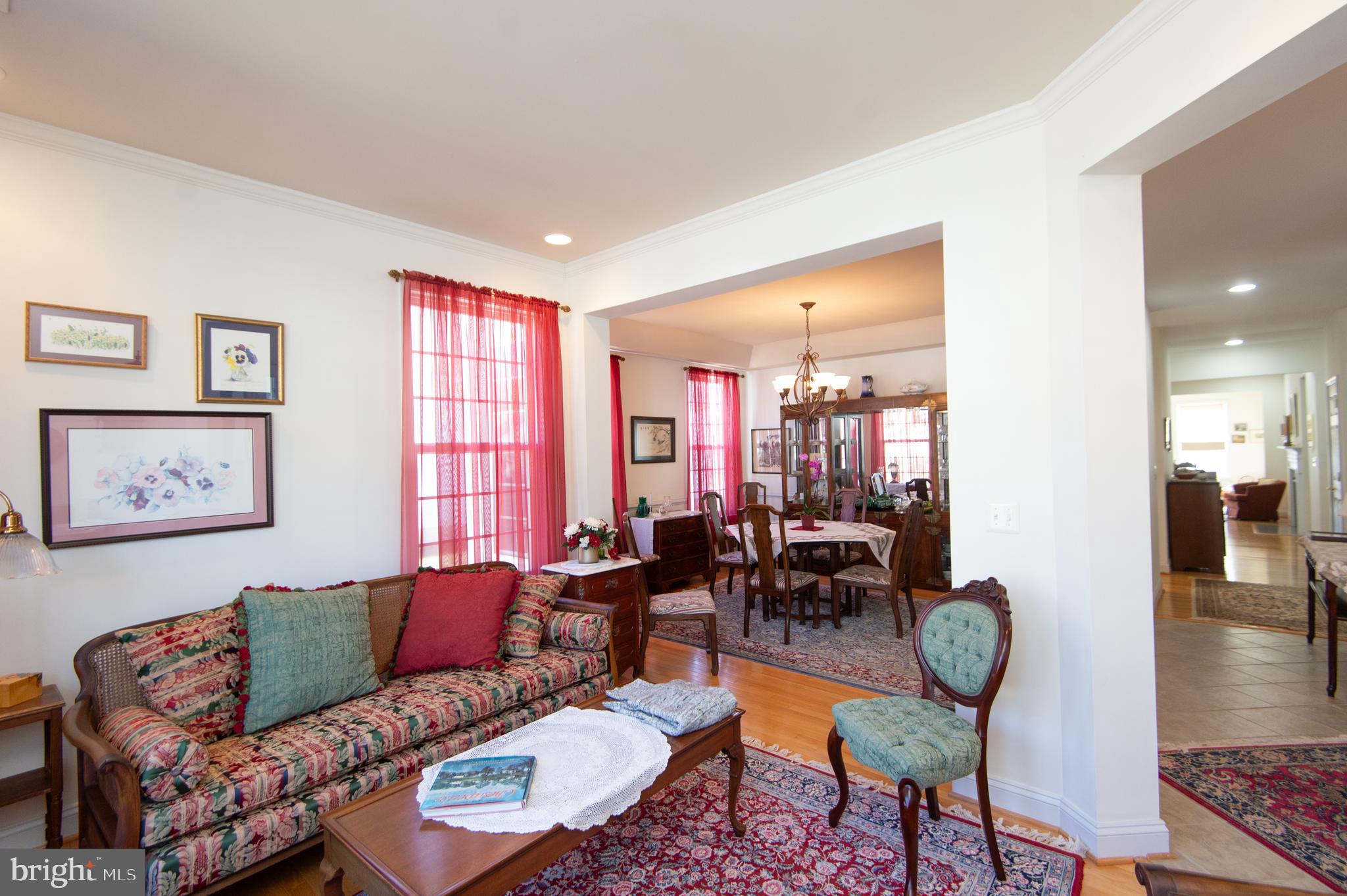 LONGBOAT ESTATES - Residential