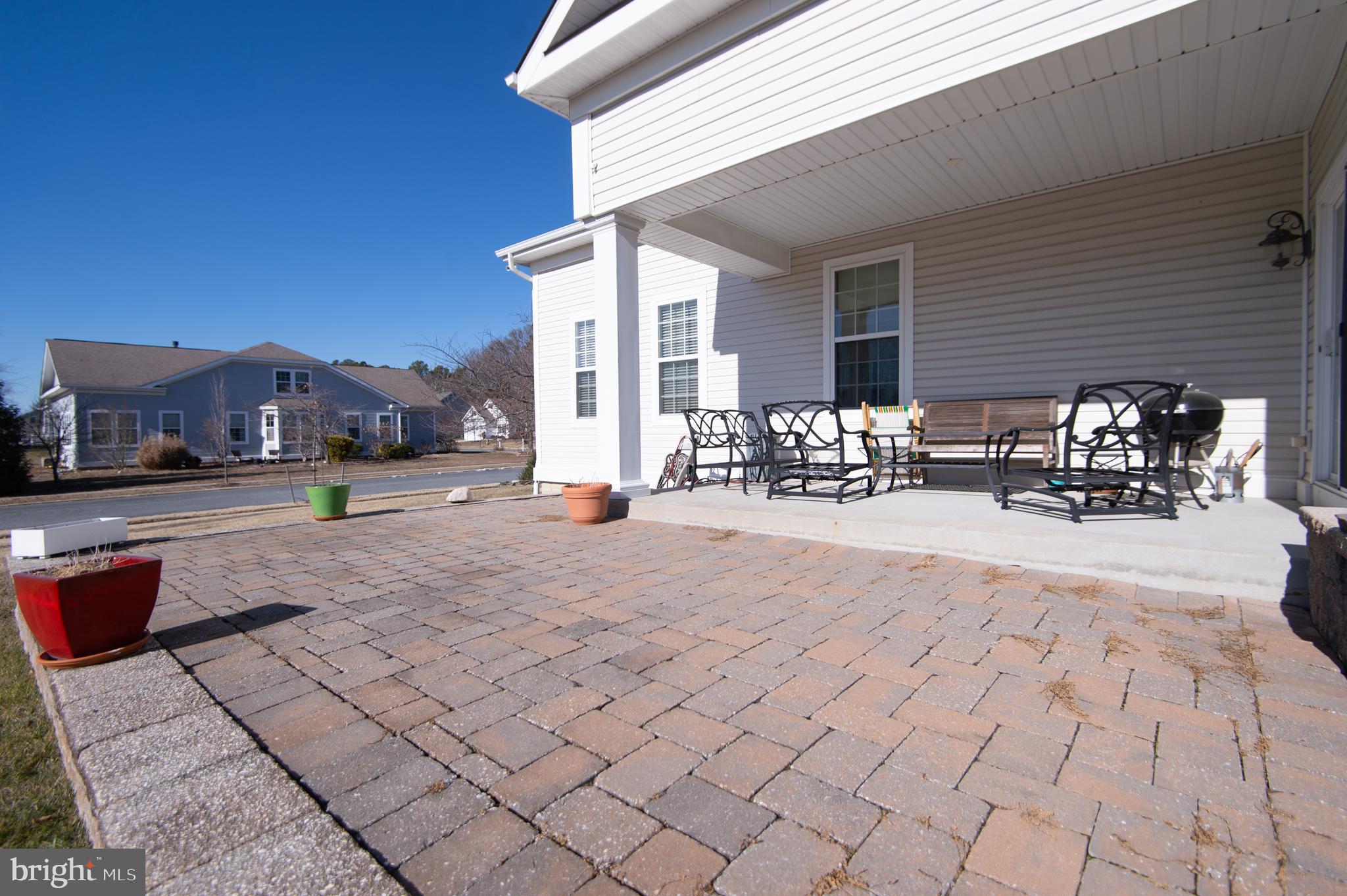 LONGBOAT ESTATES - Residential