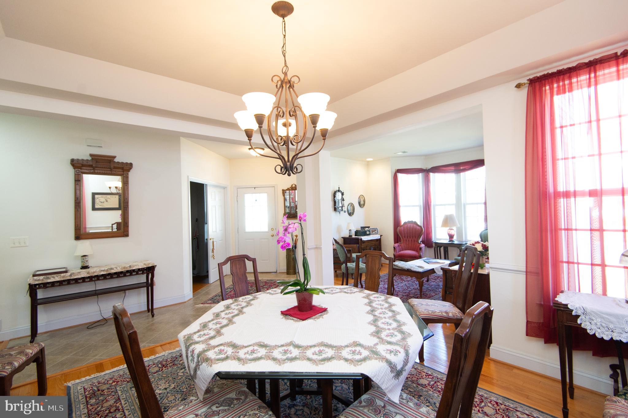 LONGBOAT ESTATES - Residential