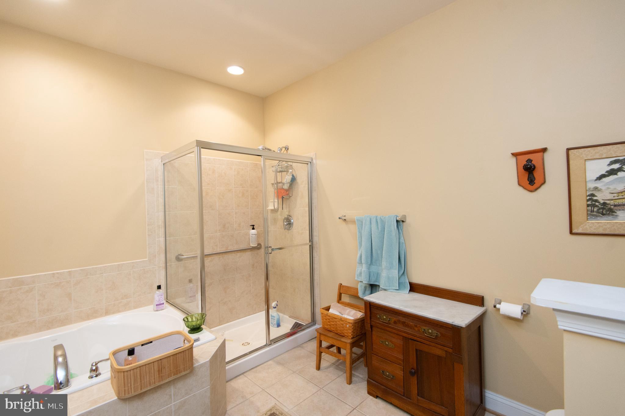 LONGBOAT ESTATES - Residential