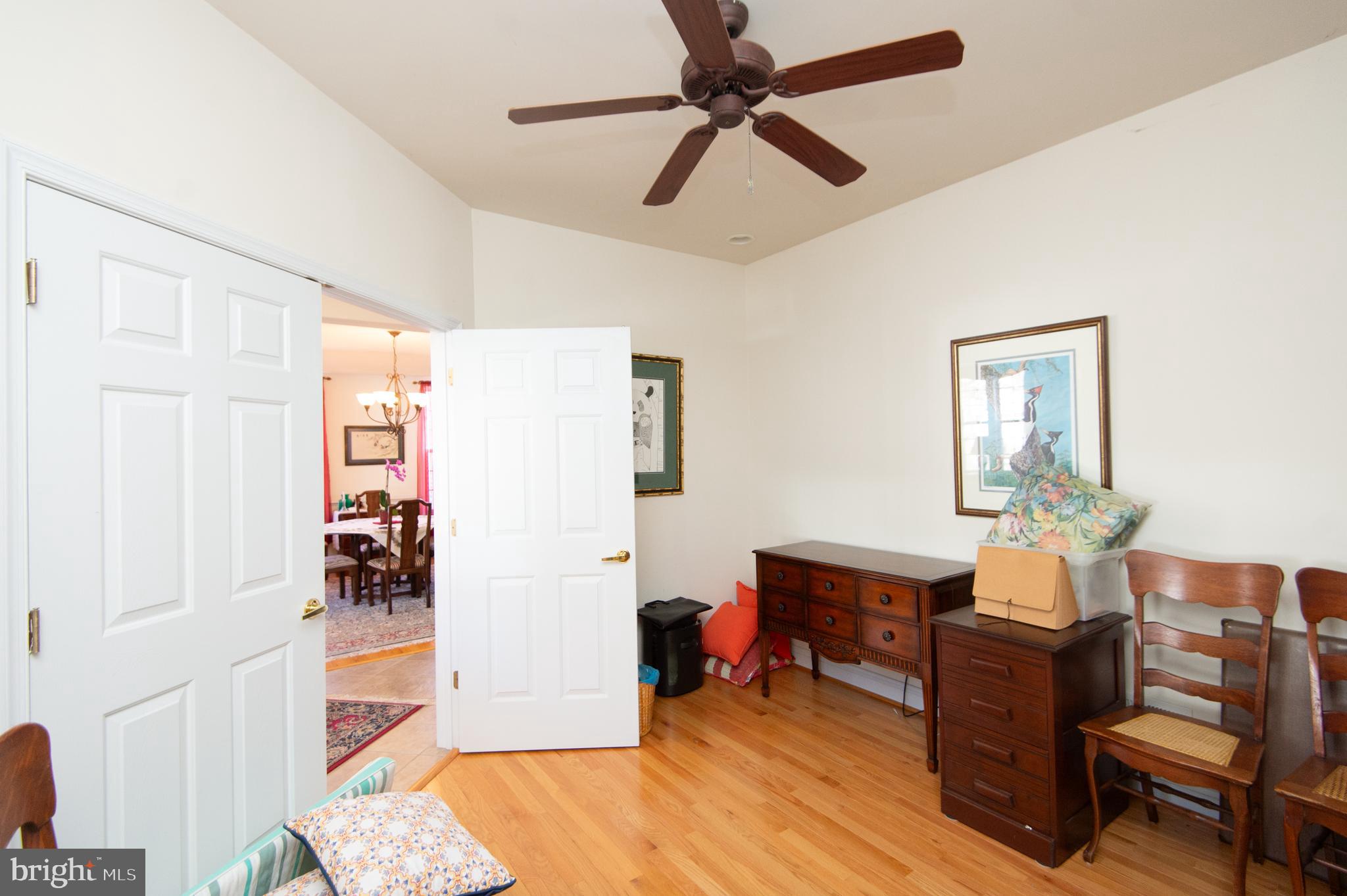 LONGBOAT ESTATES - Residential