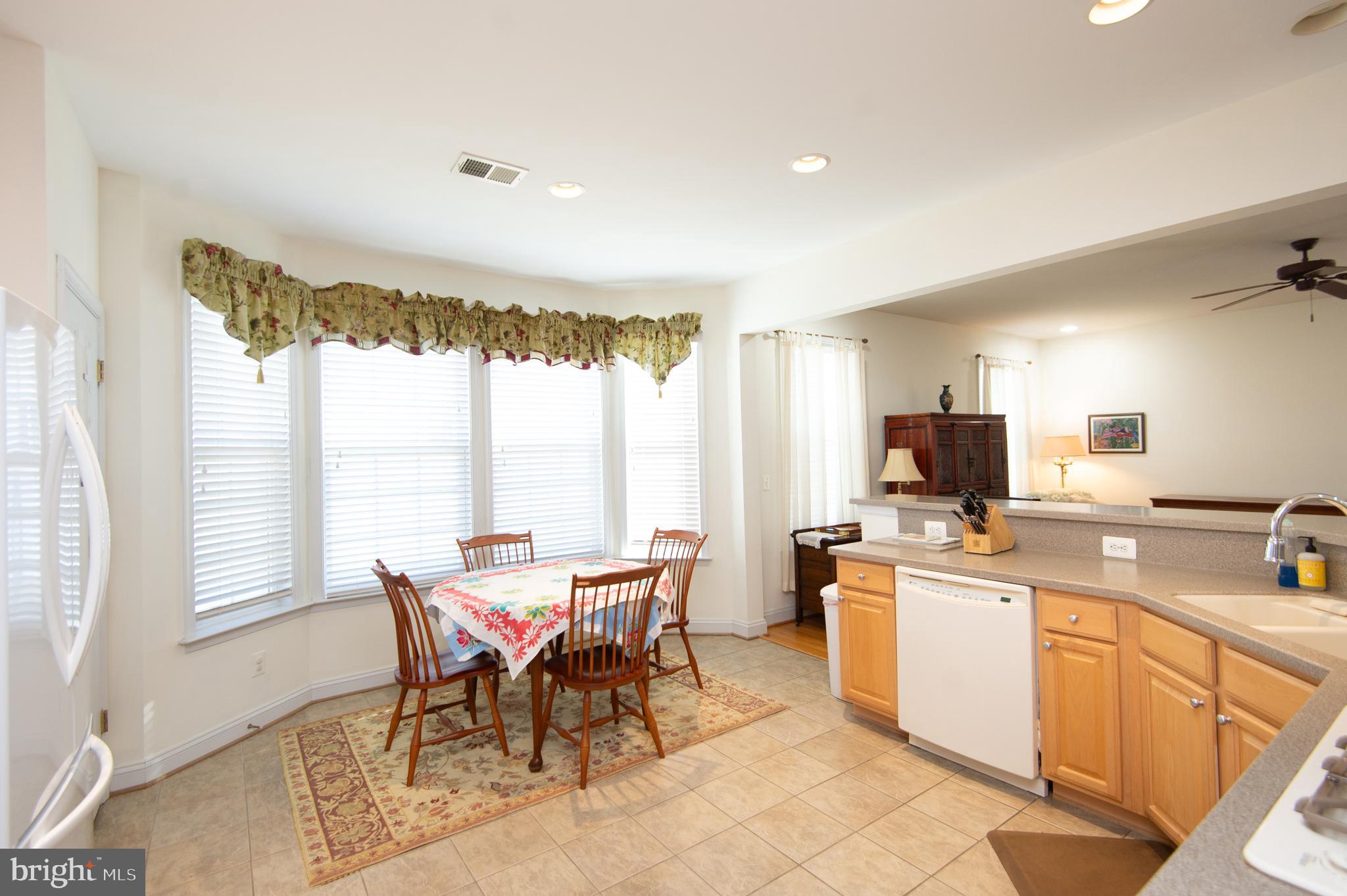 LONGBOAT ESTATES - Residential