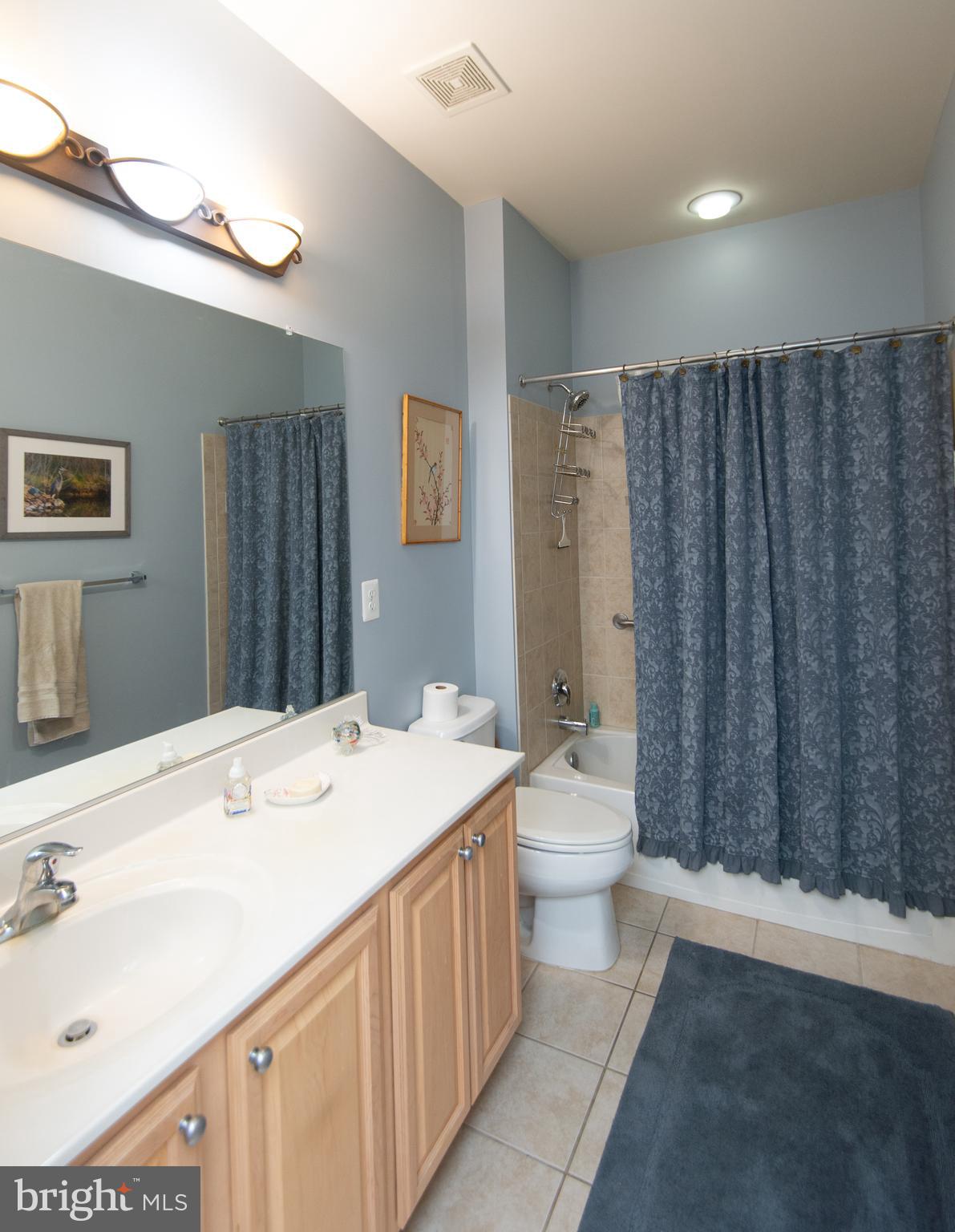 LONGBOAT ESTATES - Residential