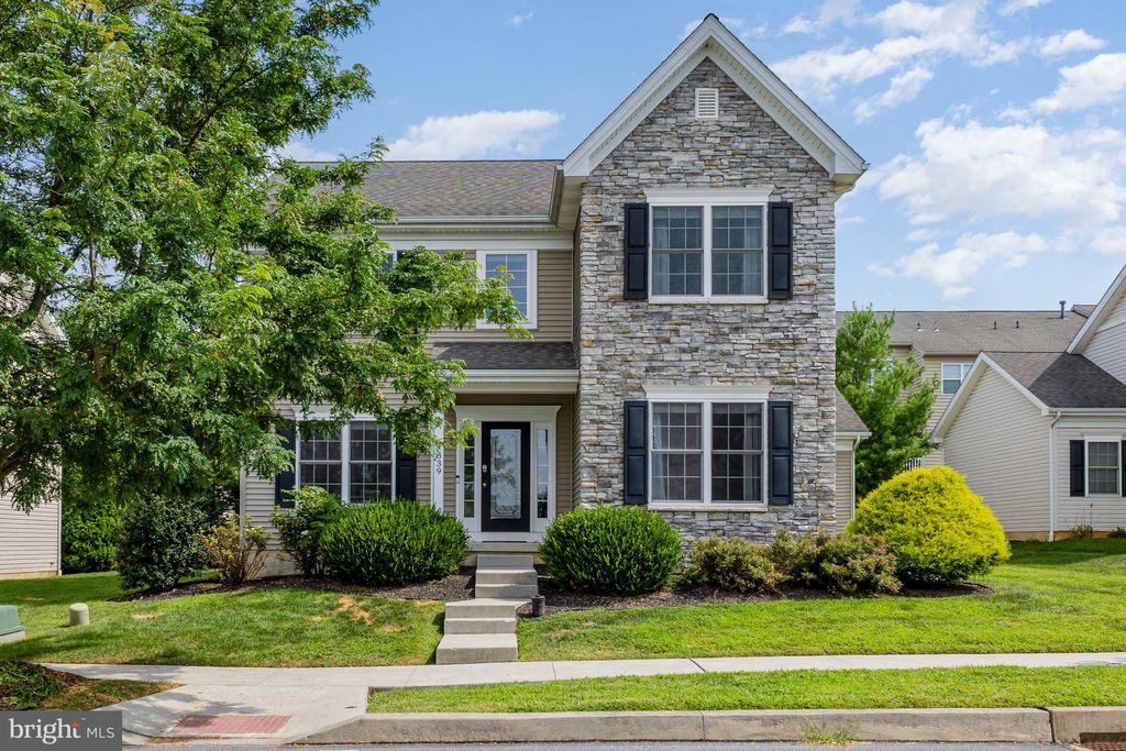 Photo of 639 Richmond Drive, LANCASTER, PA 17601 (MLS # PALA2074840)