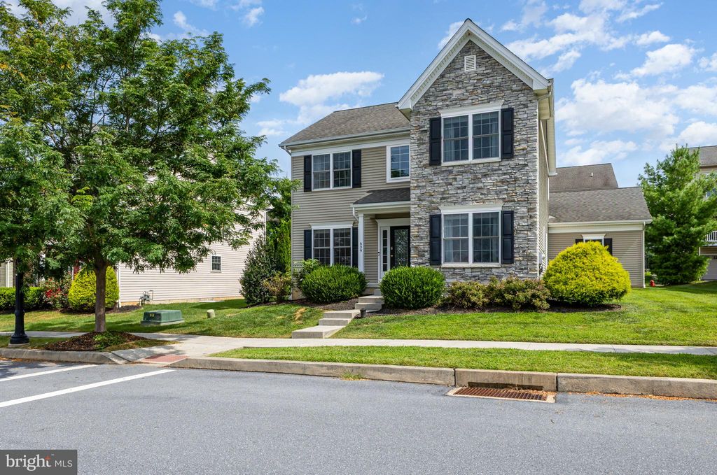 Photo of 639 Richmond Drive, LANCASTER, PA 17601 (MLS # PALA2074840)