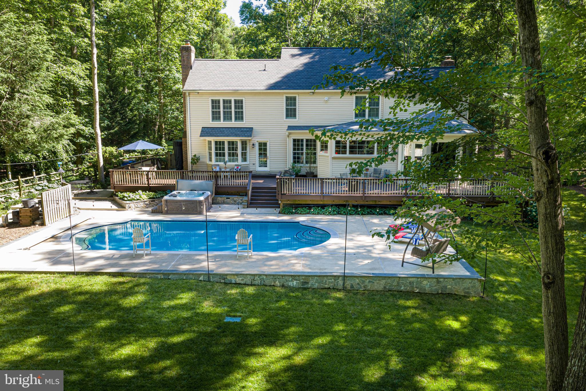 6811 BRIMSTONE LANE