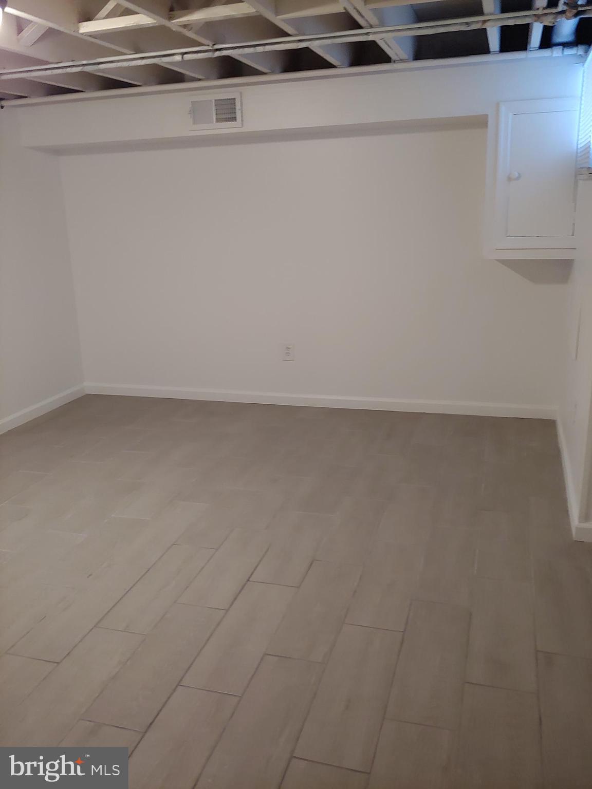 ESSEX - Residential Lease