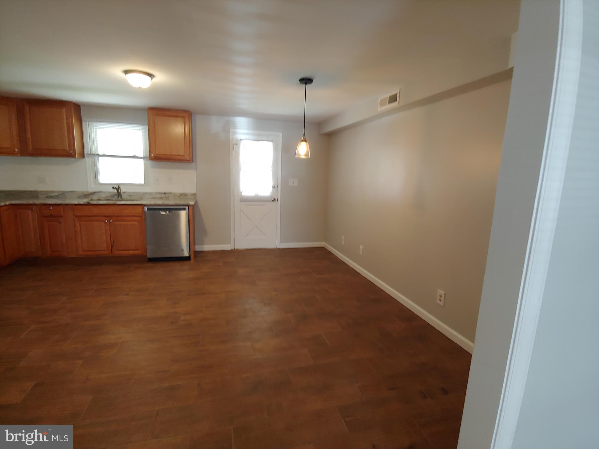 ESSEX - Residential Lease