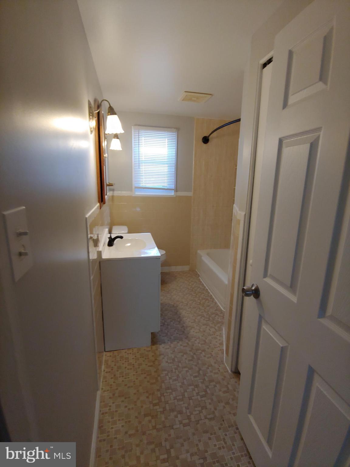 ESSEX - Residential Lease