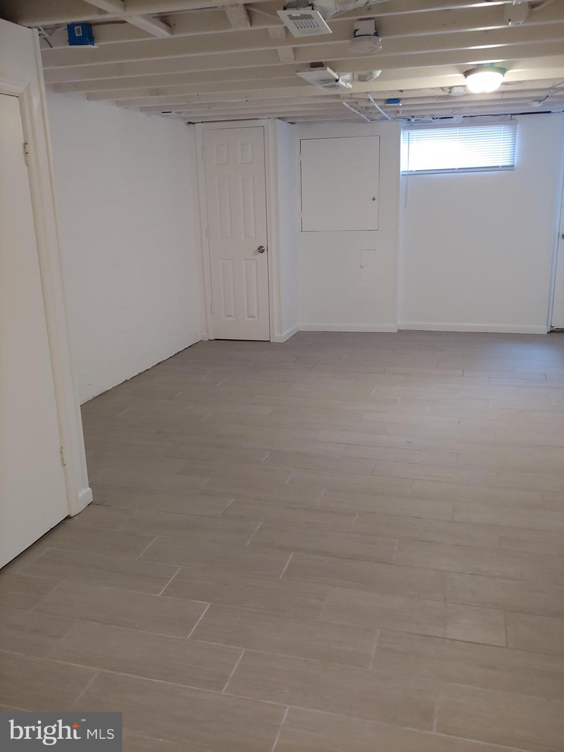 ESSEX - Residential Lease