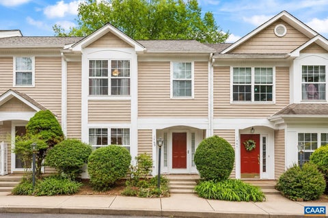 Townhouse For Sale - 1465 Glenside Green Grn<br/> CHARLOTTESVILLE, VA 22901