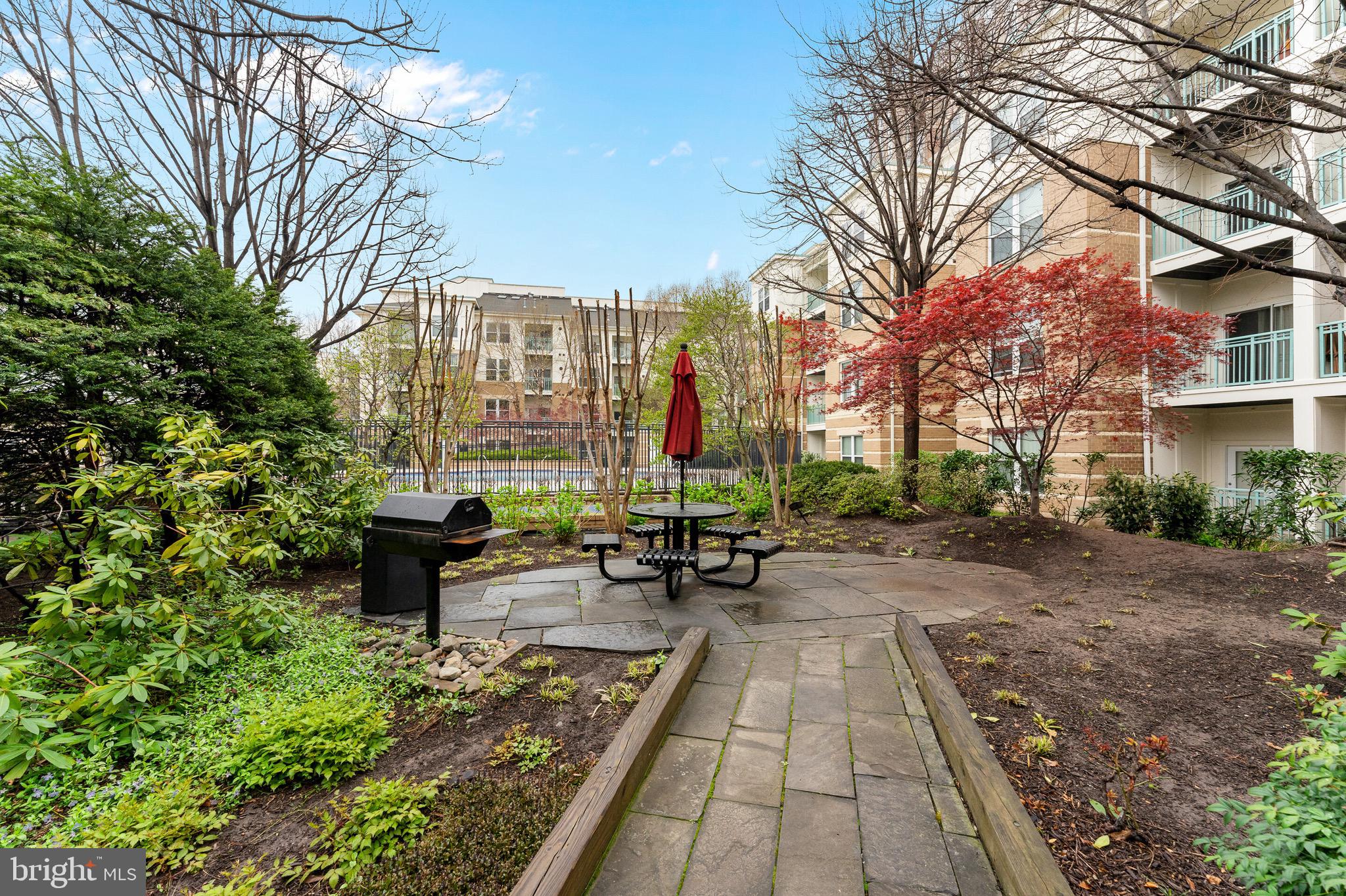 SAVOY AT RESTON TOWN CENTER - Residential Lease