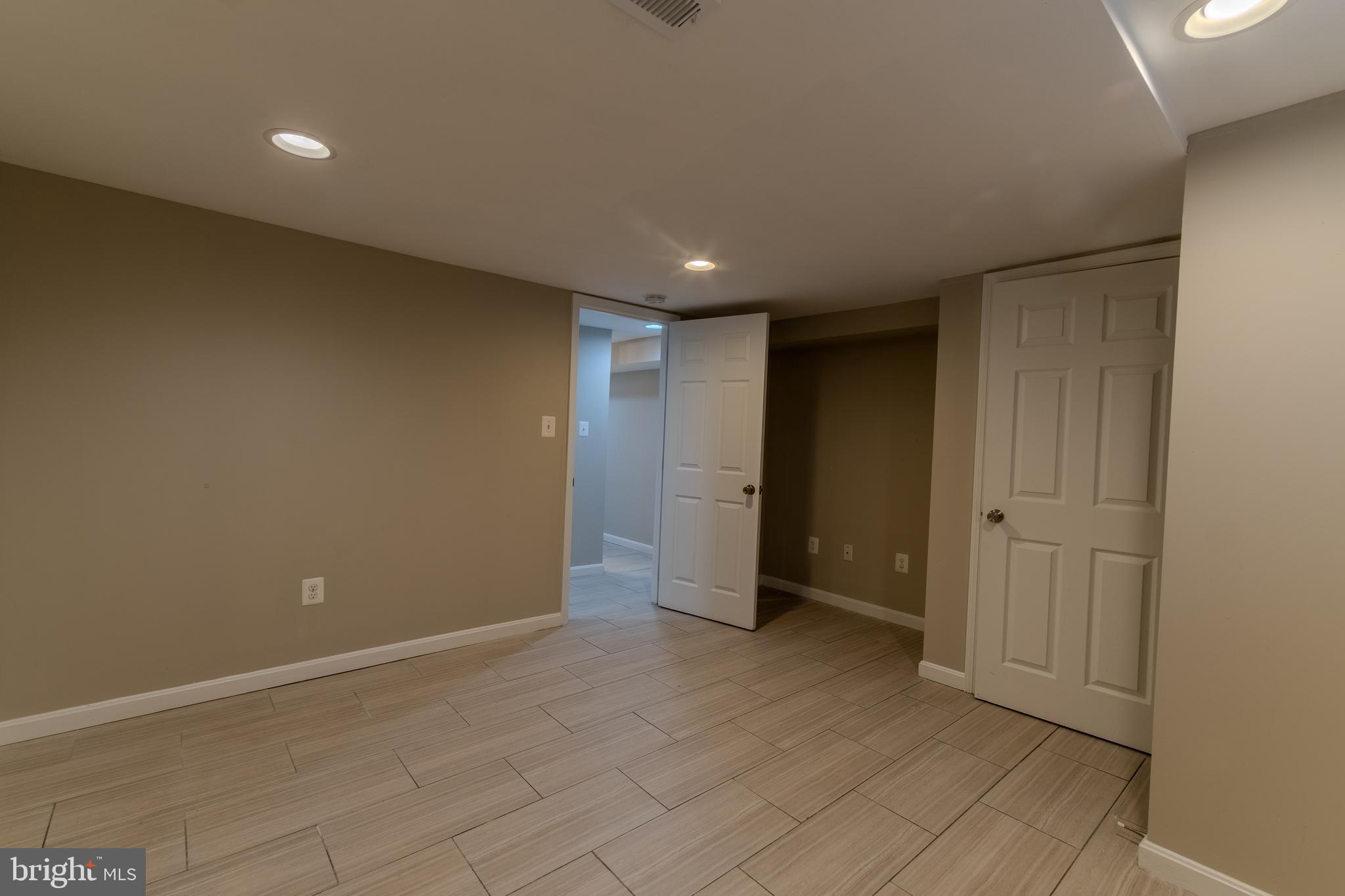 CHARLES VILLAGE - Residential Lease