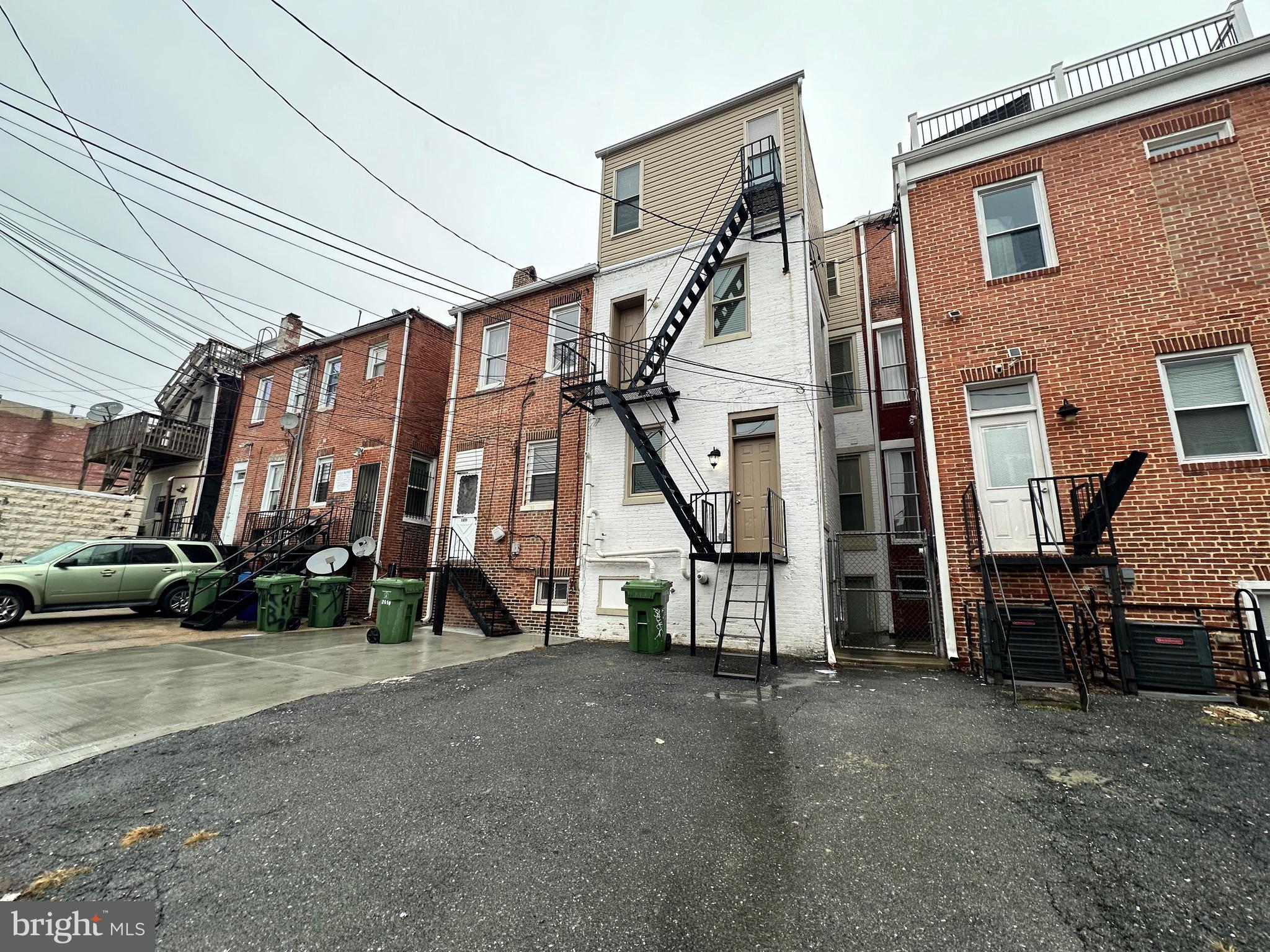 CHARLES VILLAGE - Residential Lease