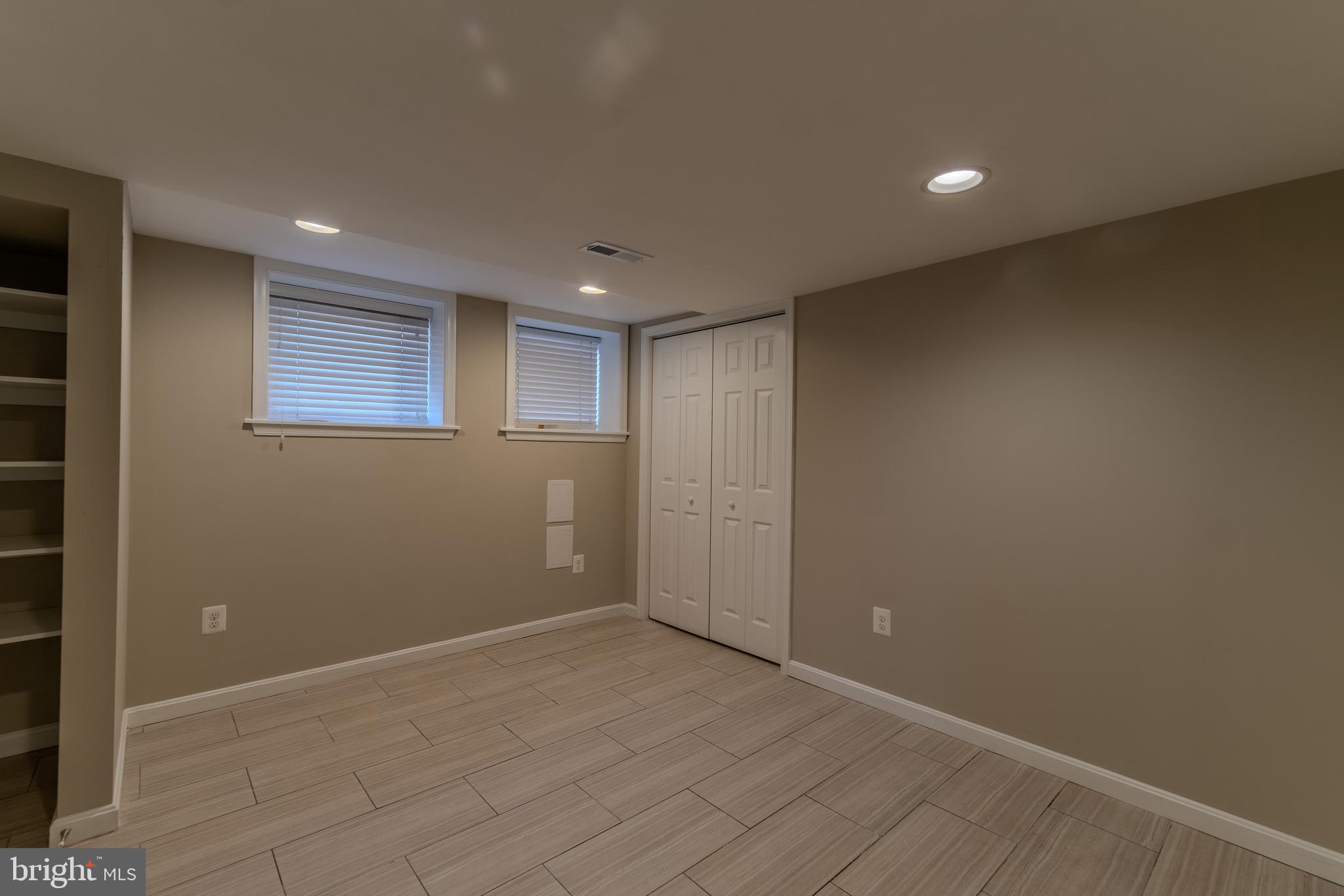 CHARLES VILLAGE - Residential Lease