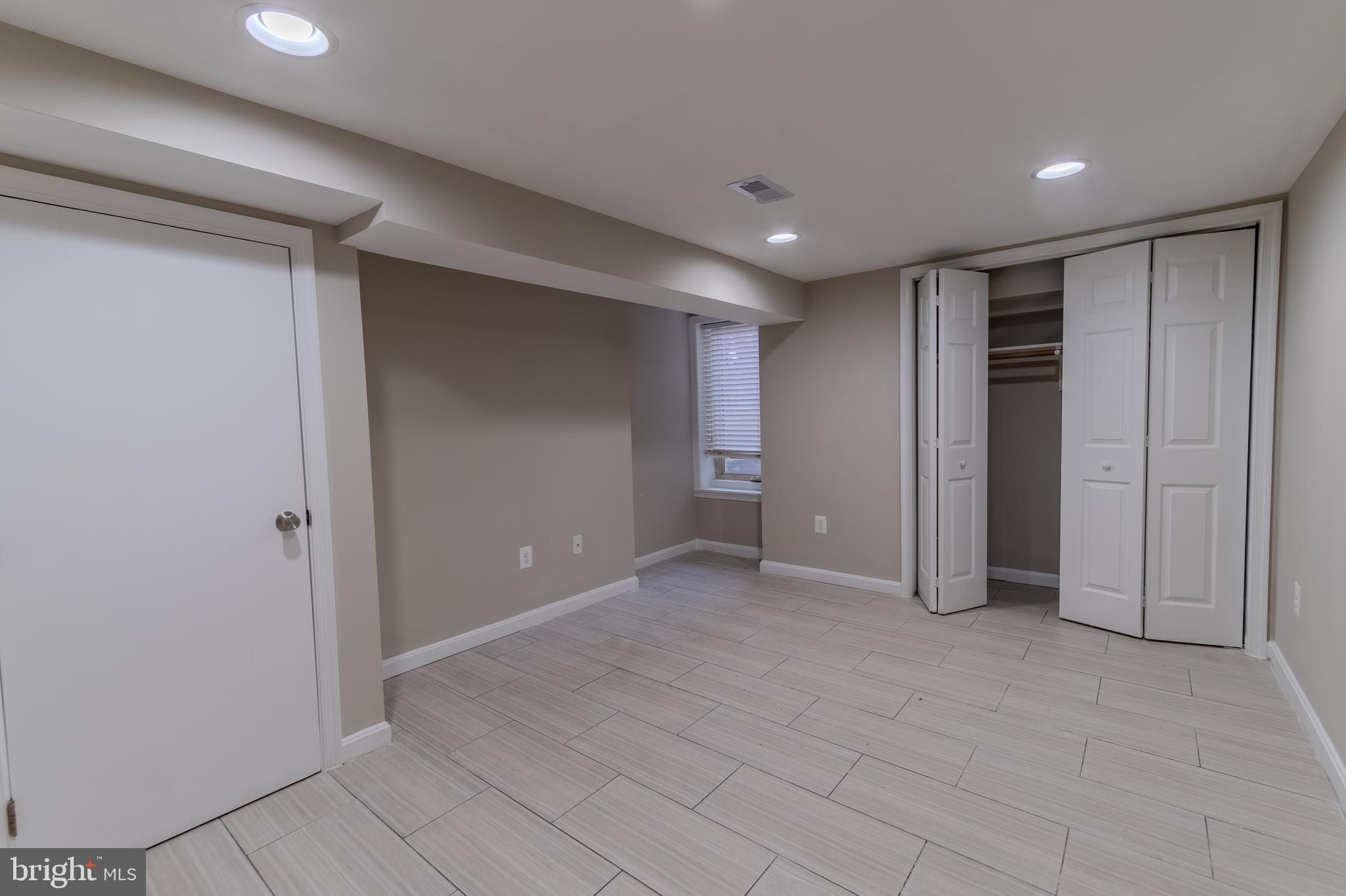 CHARLES VILLAGE - Residential Lease