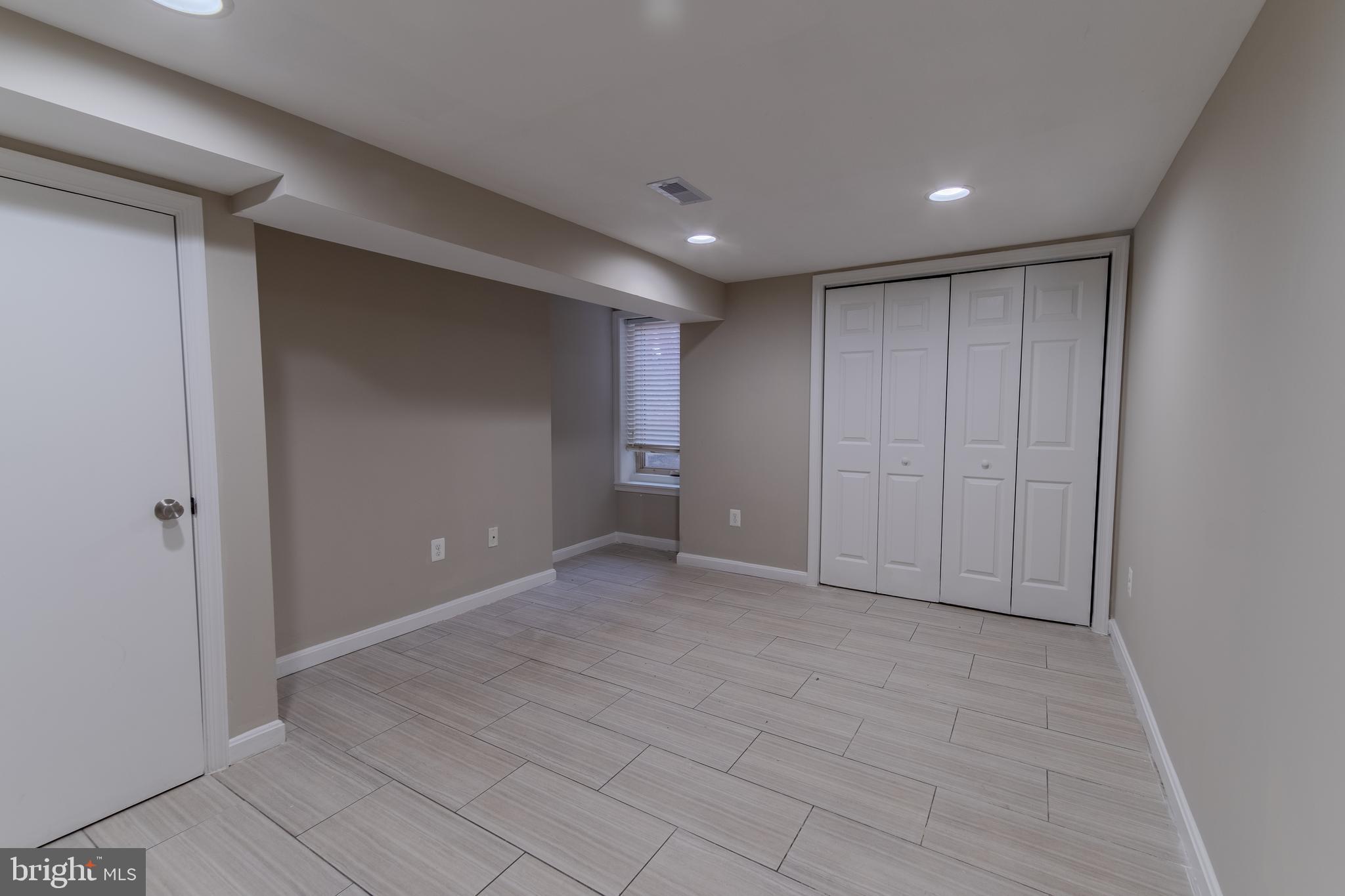 CHARLES VILLAGE - Residential Lease