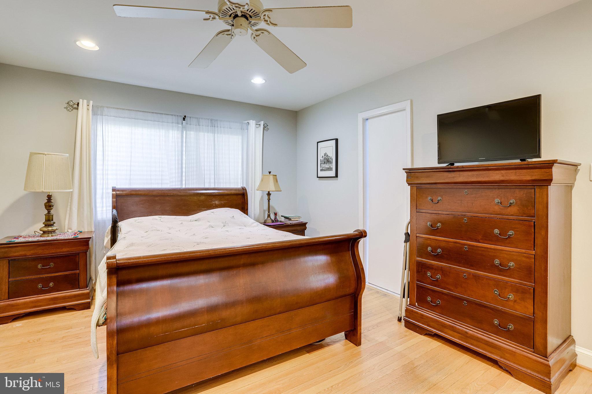 LAKE BARCROFT - Residential Lease