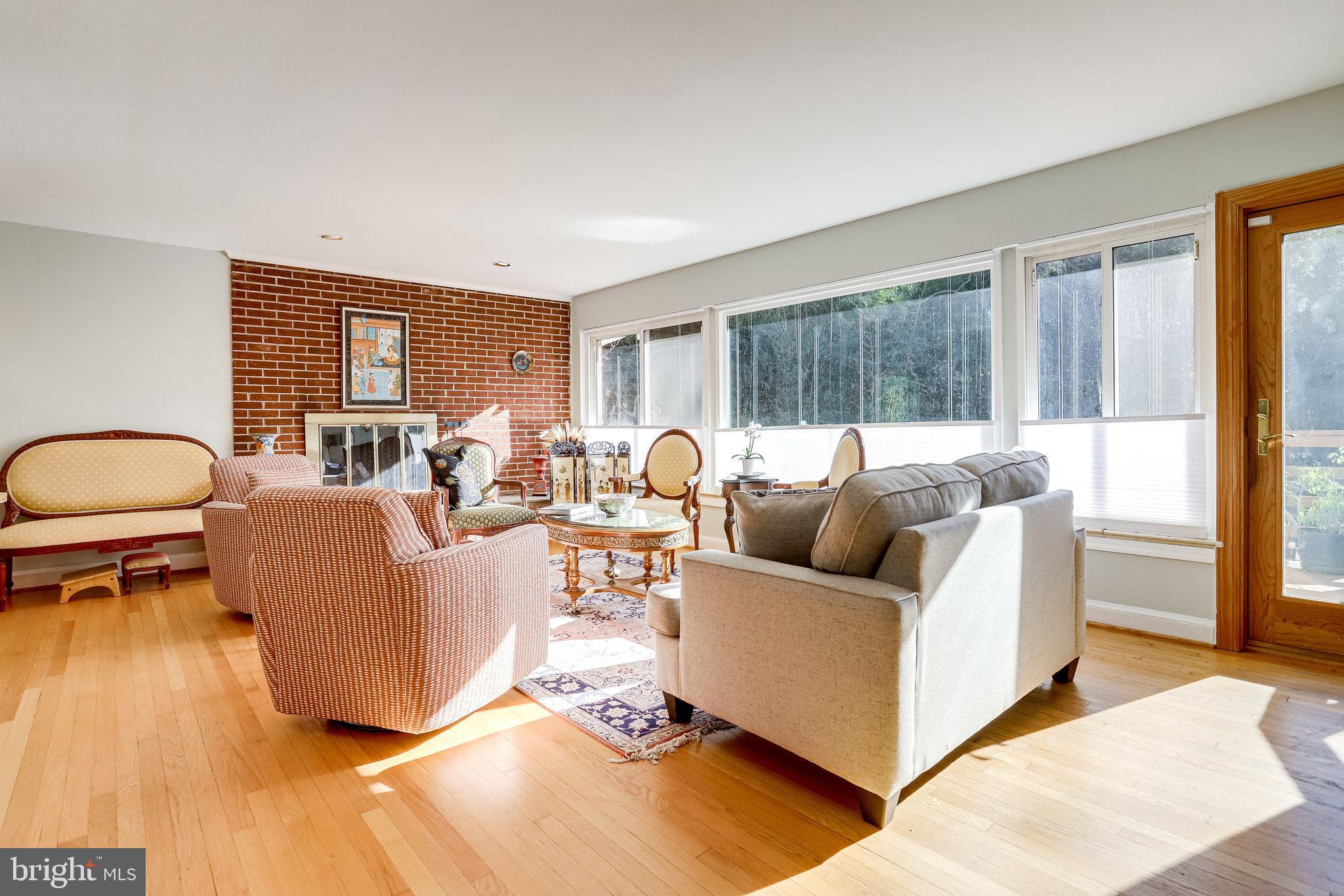 LAKE BARCROFT - Residential Lease