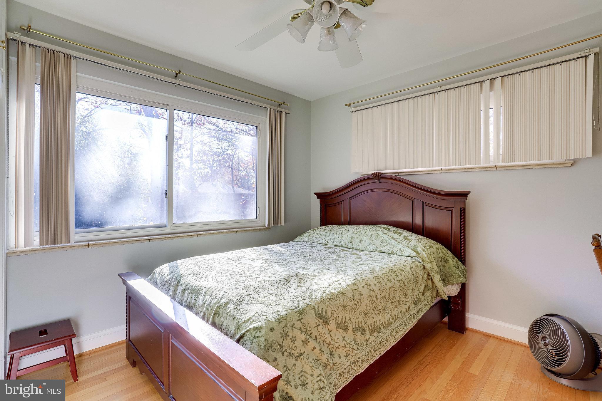 LAKE BARCROFT - Residential Lease