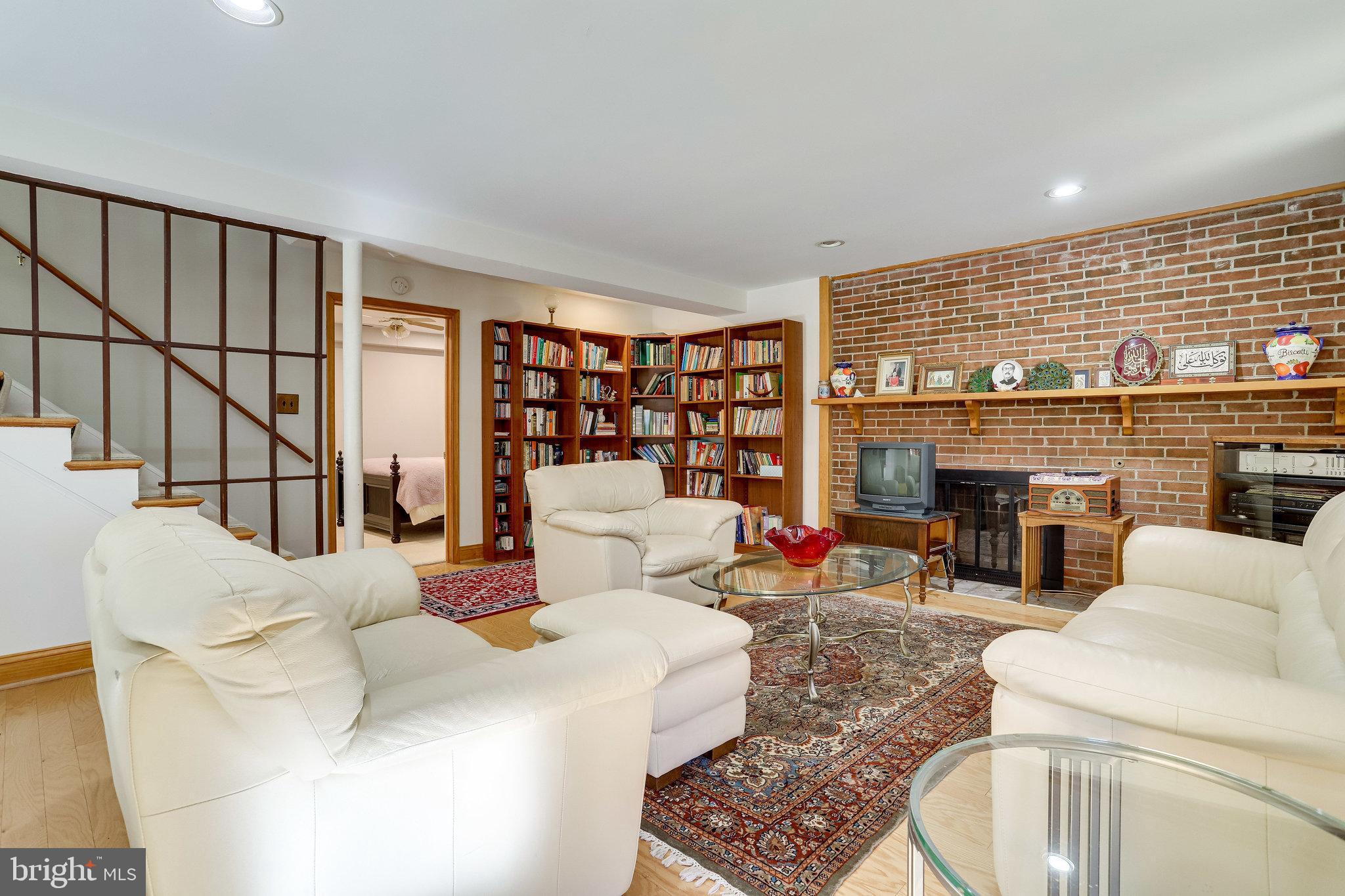 LAKE BARCROFT - Residential Lease