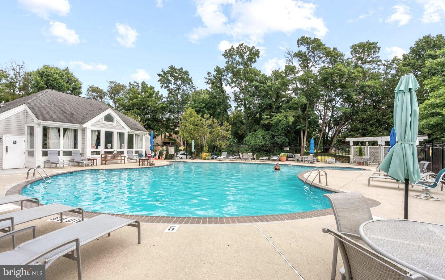 FOUR WINDS AT OAKTON - Residential Lease