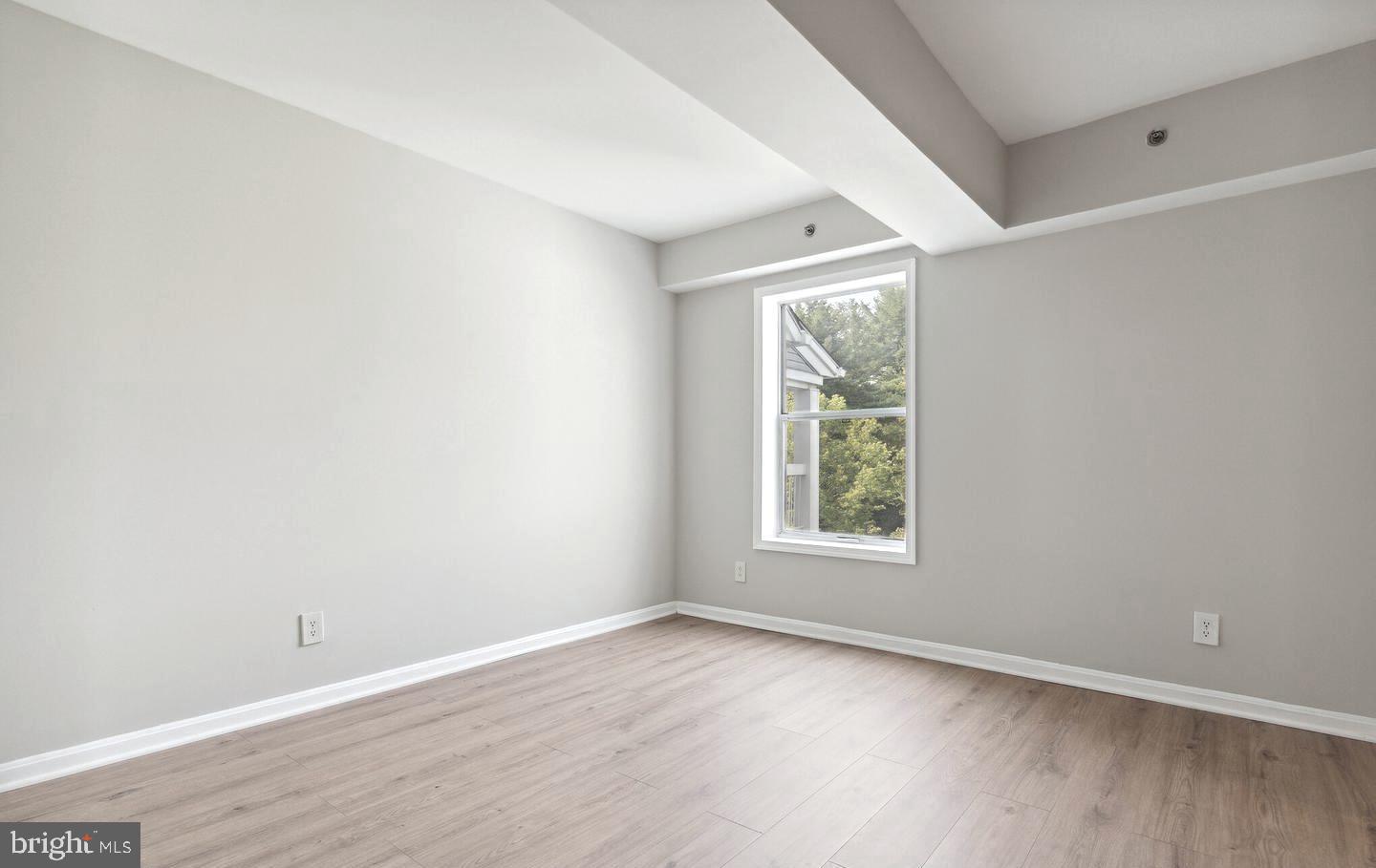 FOUR WINDS AT OAKTON - Residential Lease