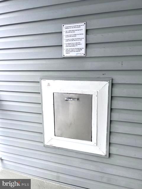 FOUR WINDS AT OAKTON - Residential Lease