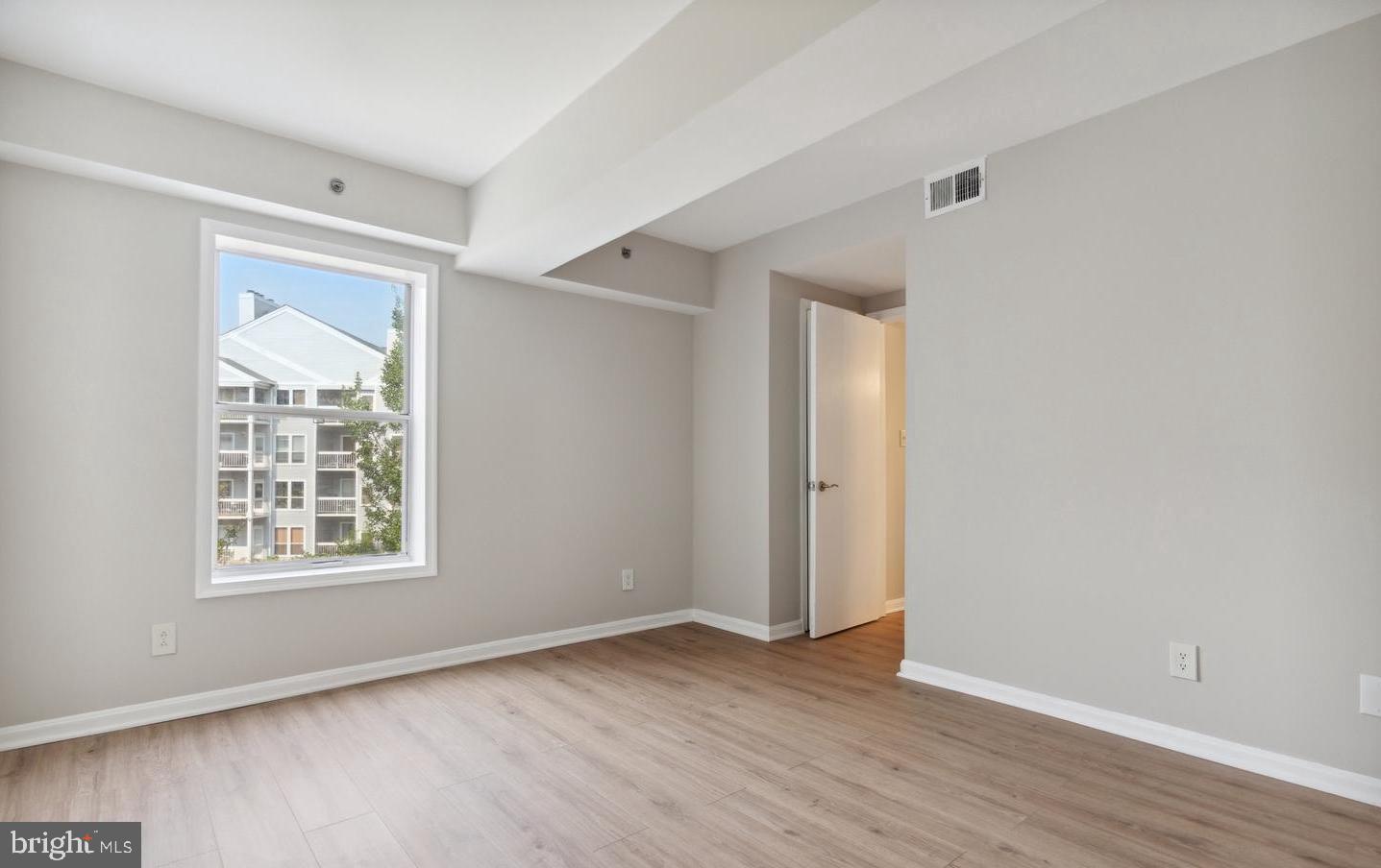 FOUR WINDS AT OAKTON - Residential Lease