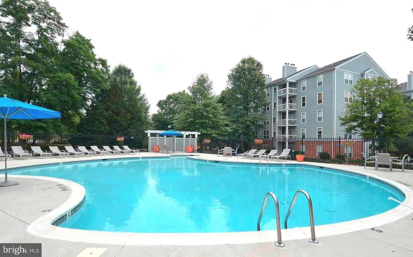 FOUR WINDS AT OAKTON - Residential Lease