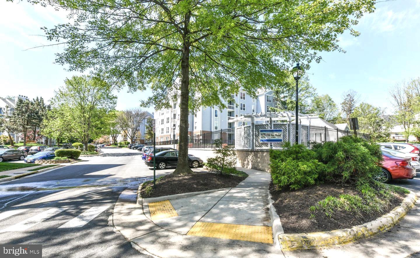 FOUR WINDS AT OAKTON - Residential Lease