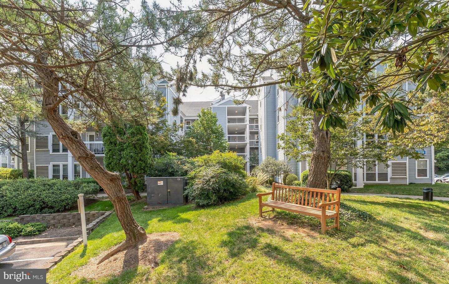 FOUR WINDS AT OAKTON - Residential Lease