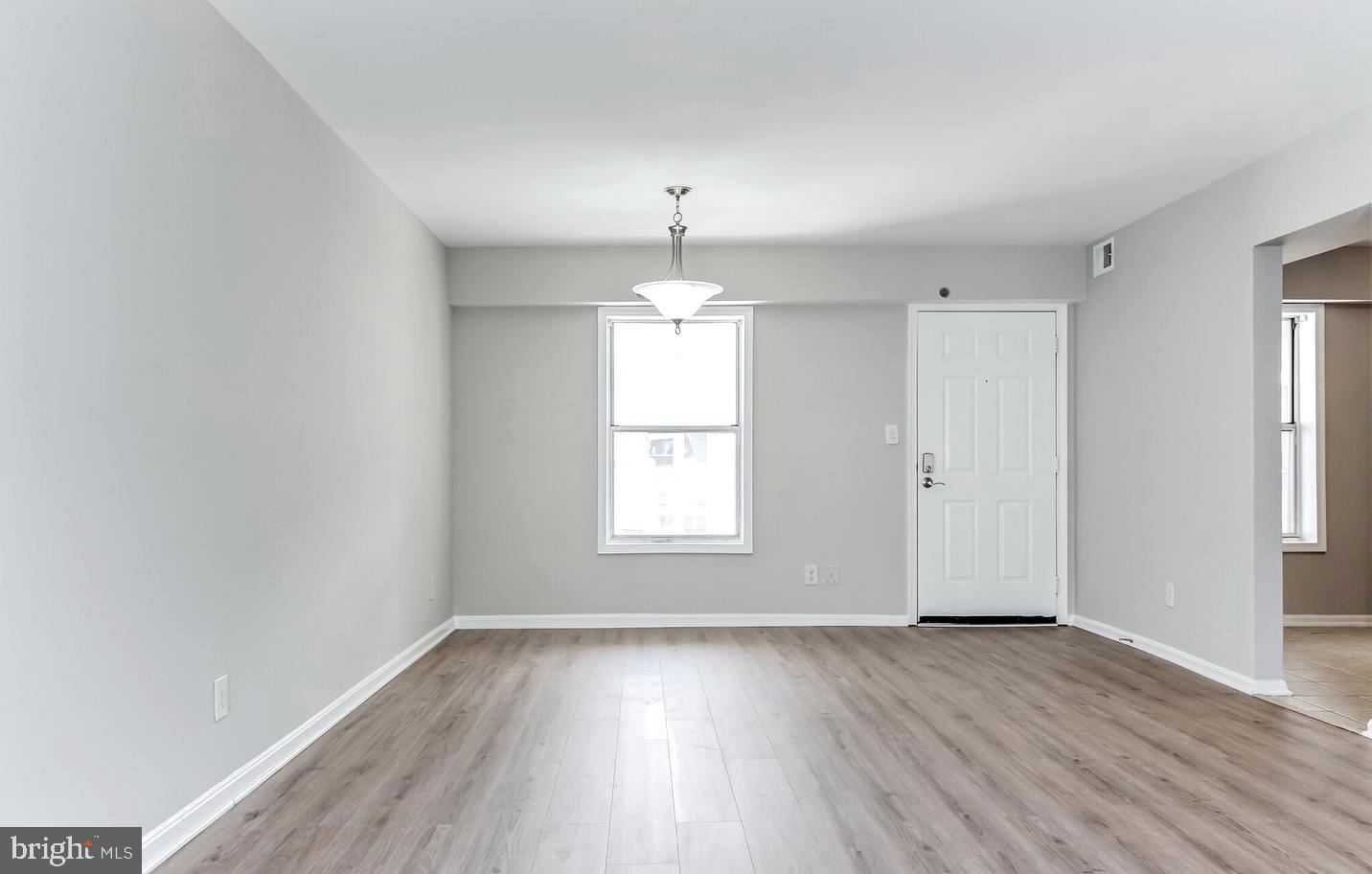 FOUR WINDS AT OAKTON - Residential Lease