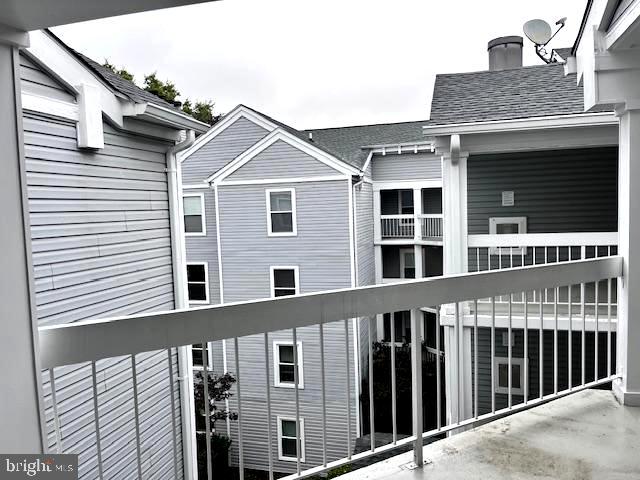 FOUR WINDS AT OAKTON - Residential Lease