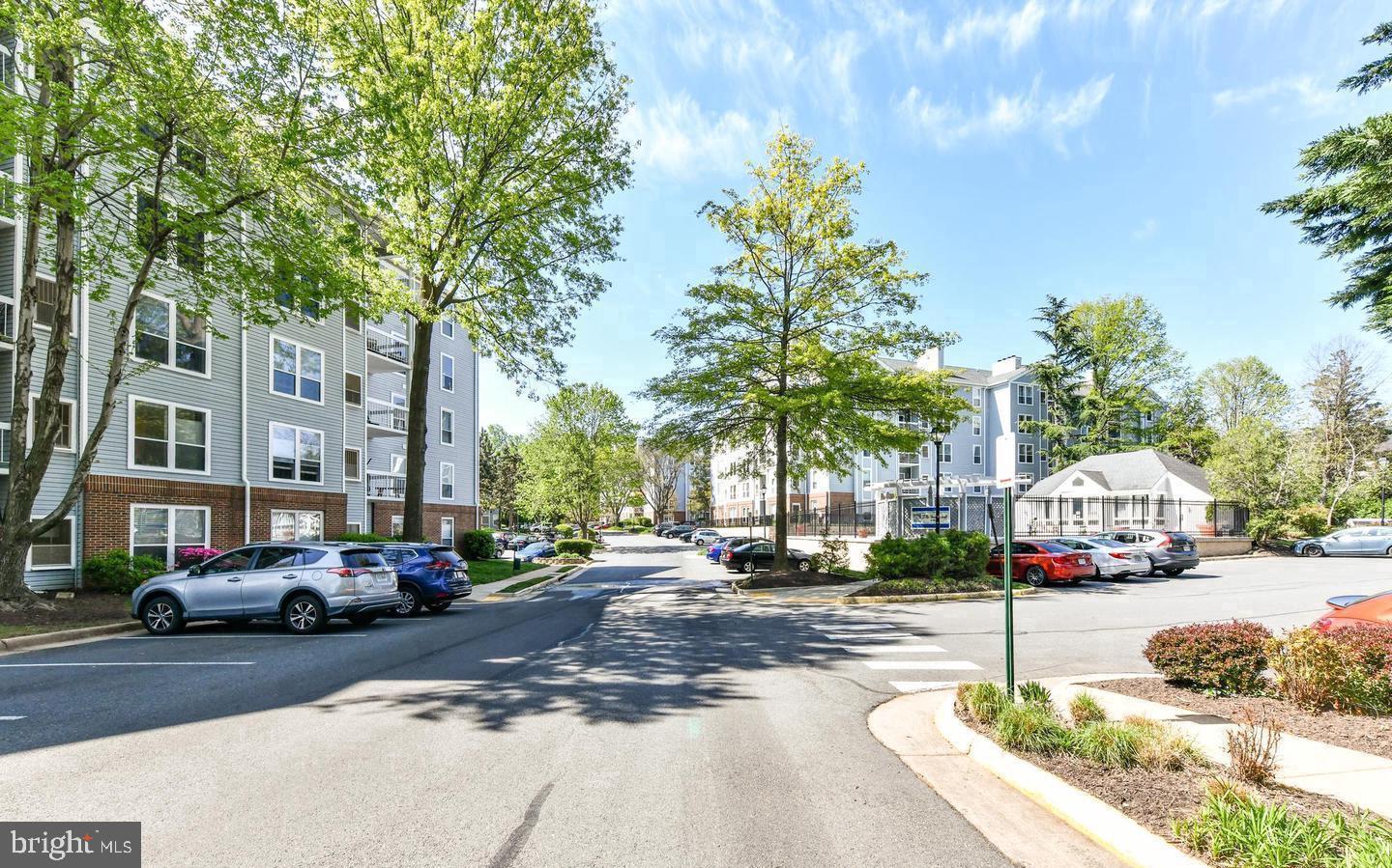 FOUR WINDS AT OAKTON - Residential Lease