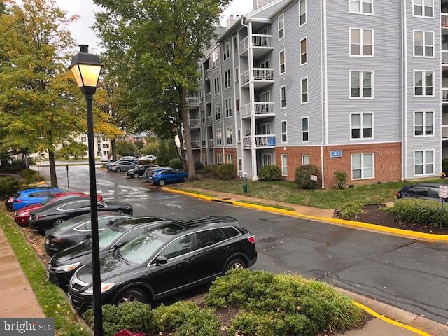 FOUR WINDS AT OAKTON - Residential Lease