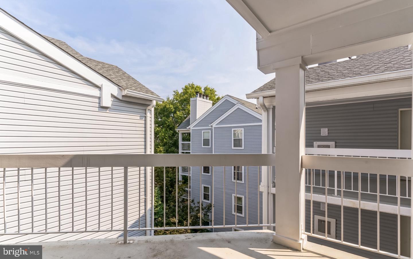 FOUR WINDS AT OAKTON - Residential Lease