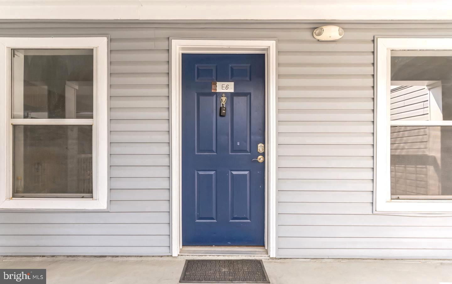 FOUR WINDS AT OAKTON - Residential Lease