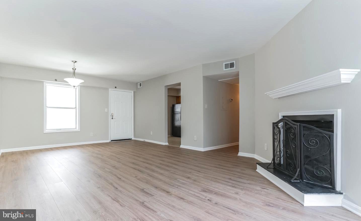 3179 SUMMIT SQUARE DRIVE 2-E6