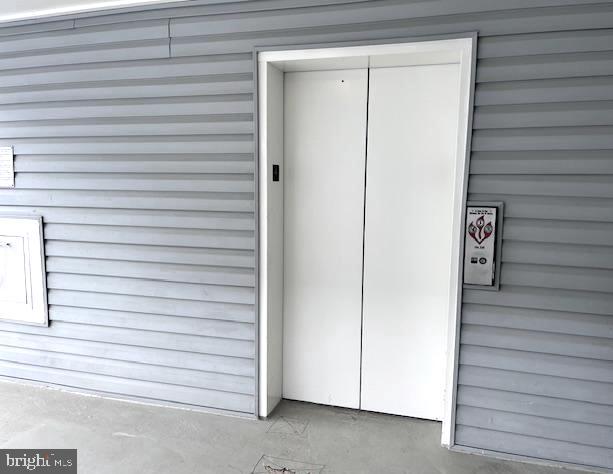 FOUR WINDS AT OAKTON - Residential Lease