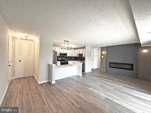 12205 Peach Crest Drive Unit 902-H, Germantown, MD MLS: MDMC2173244