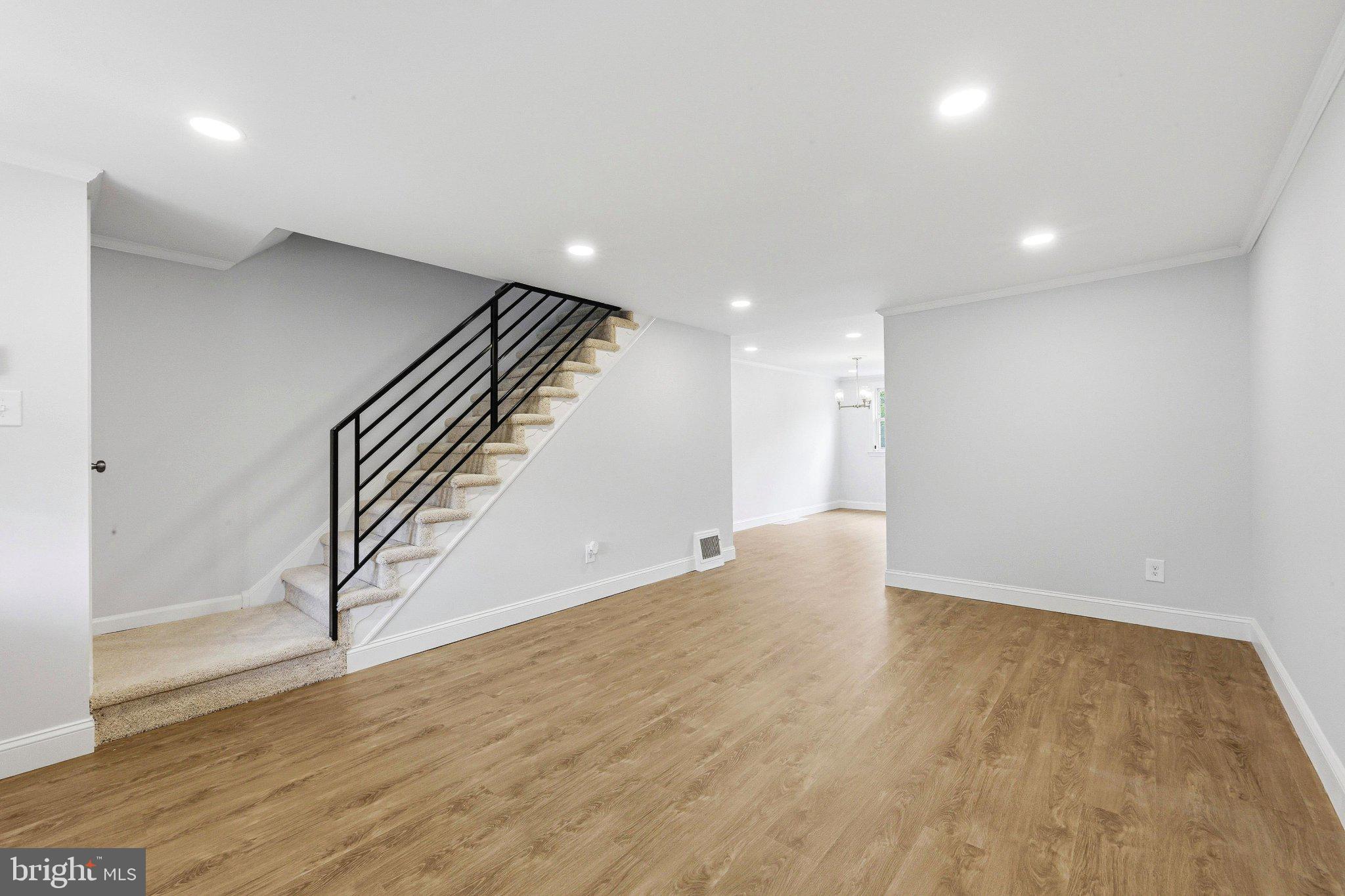 605 CRESCENT DRIVE