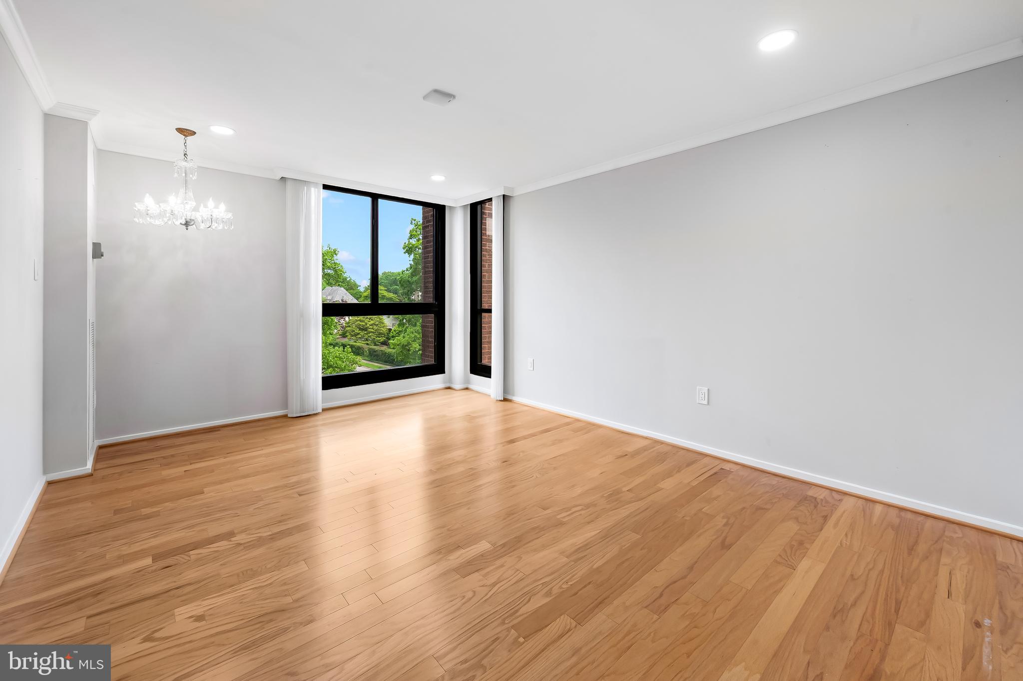 WINTHROP HOUSE - Residential