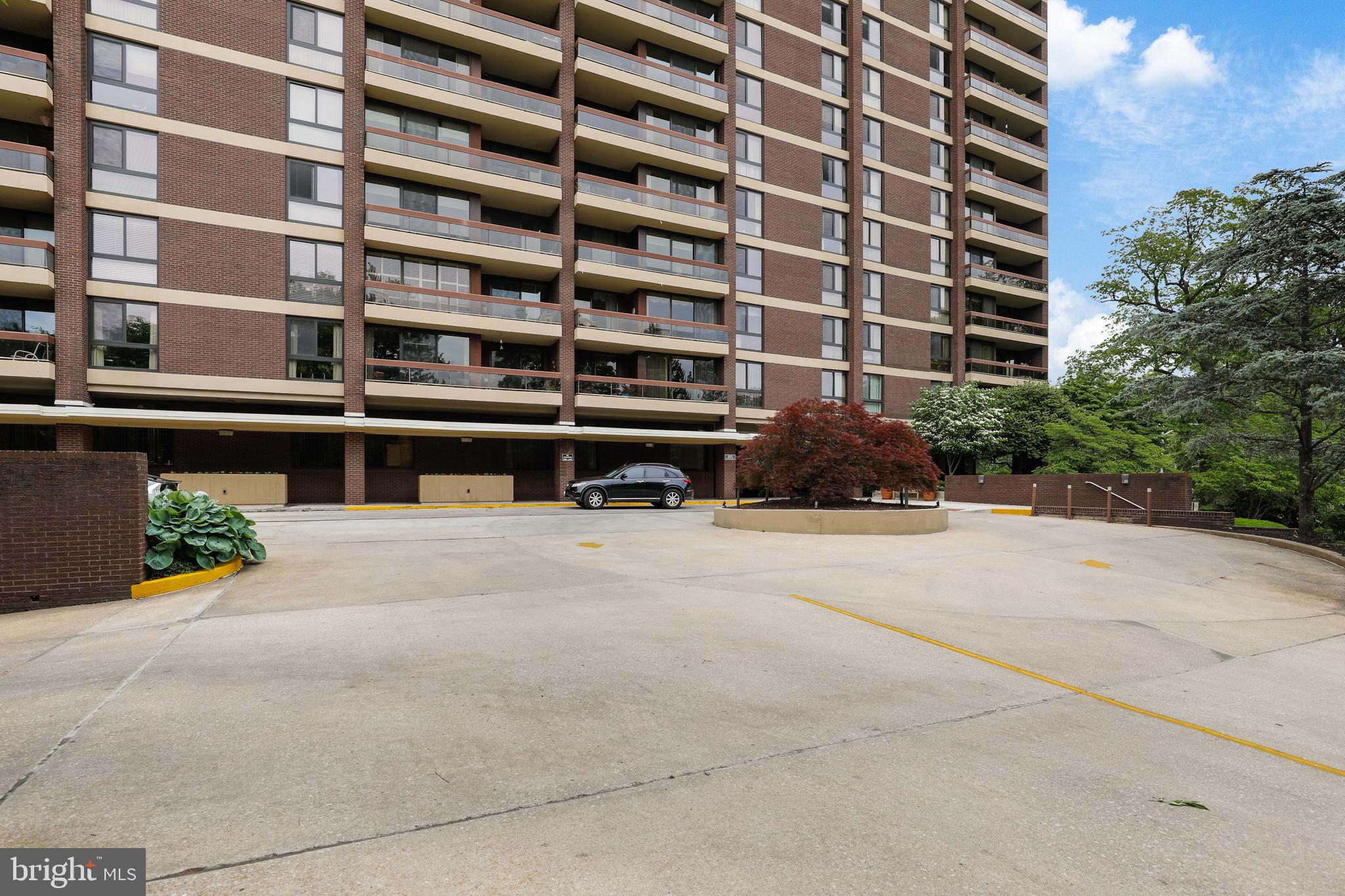 WINTHROP HOUSE - Residential