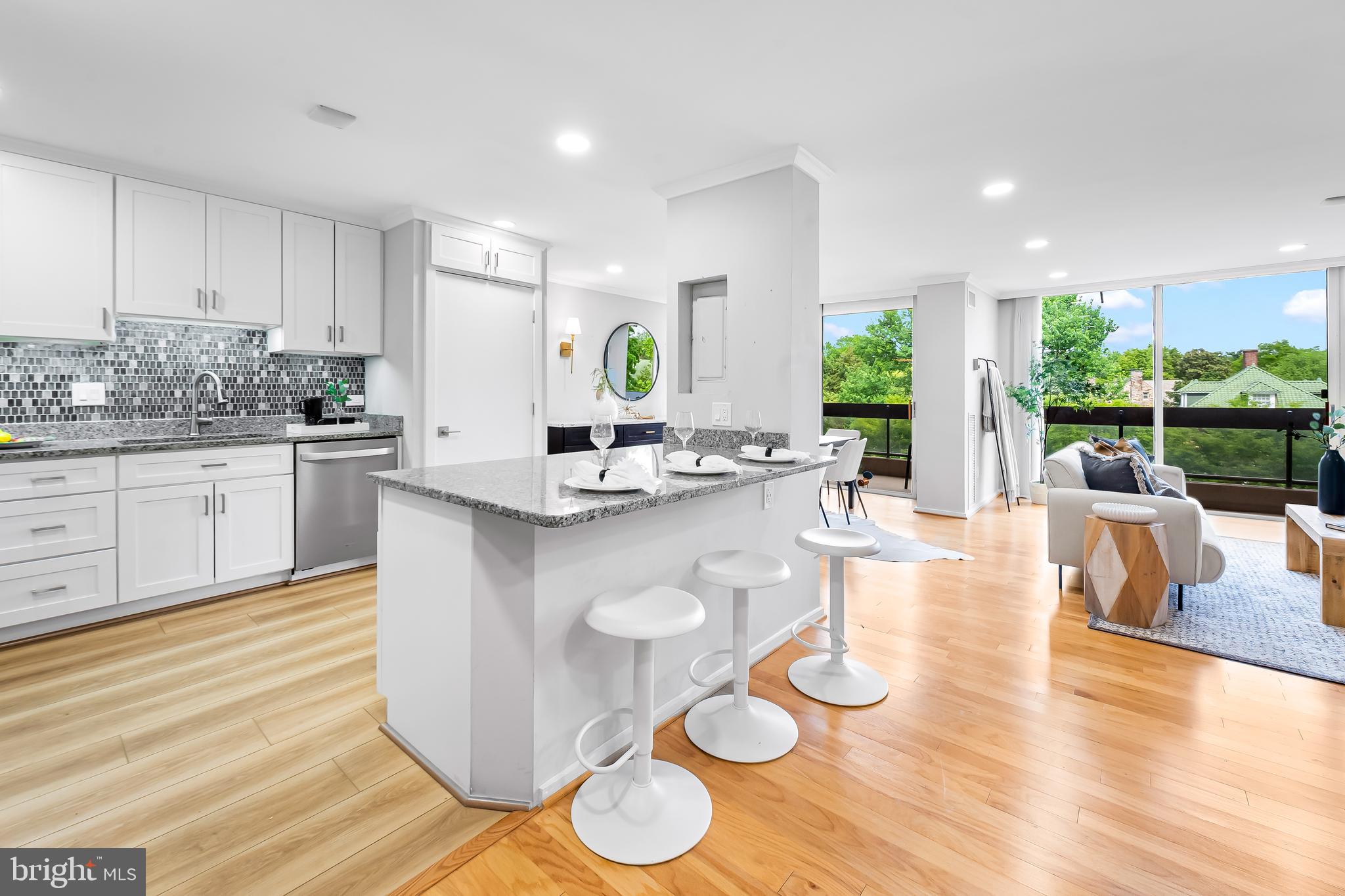 WINTHROP HOUSE - Residential
