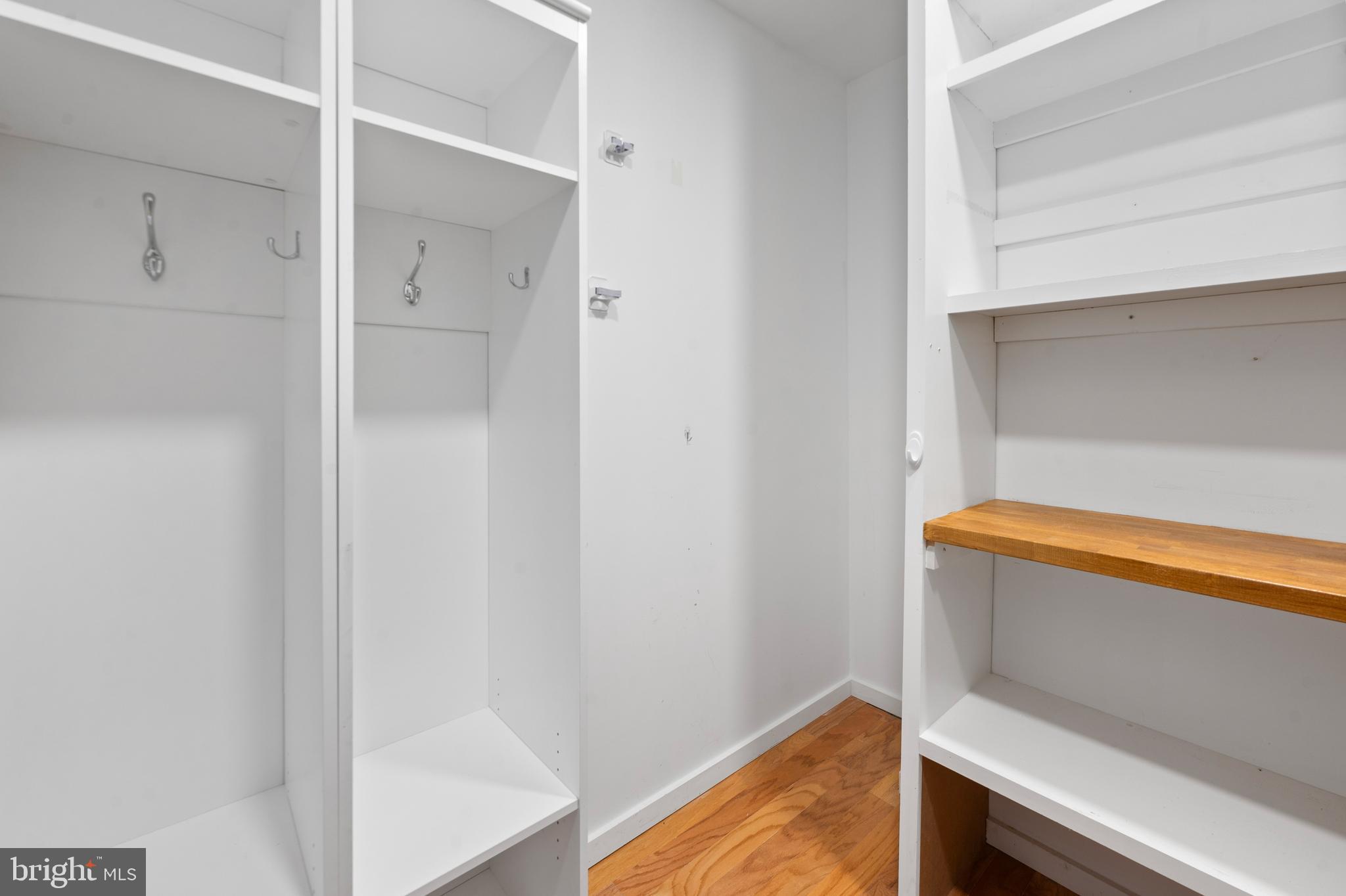 WINTHROP HOUSE - Residential